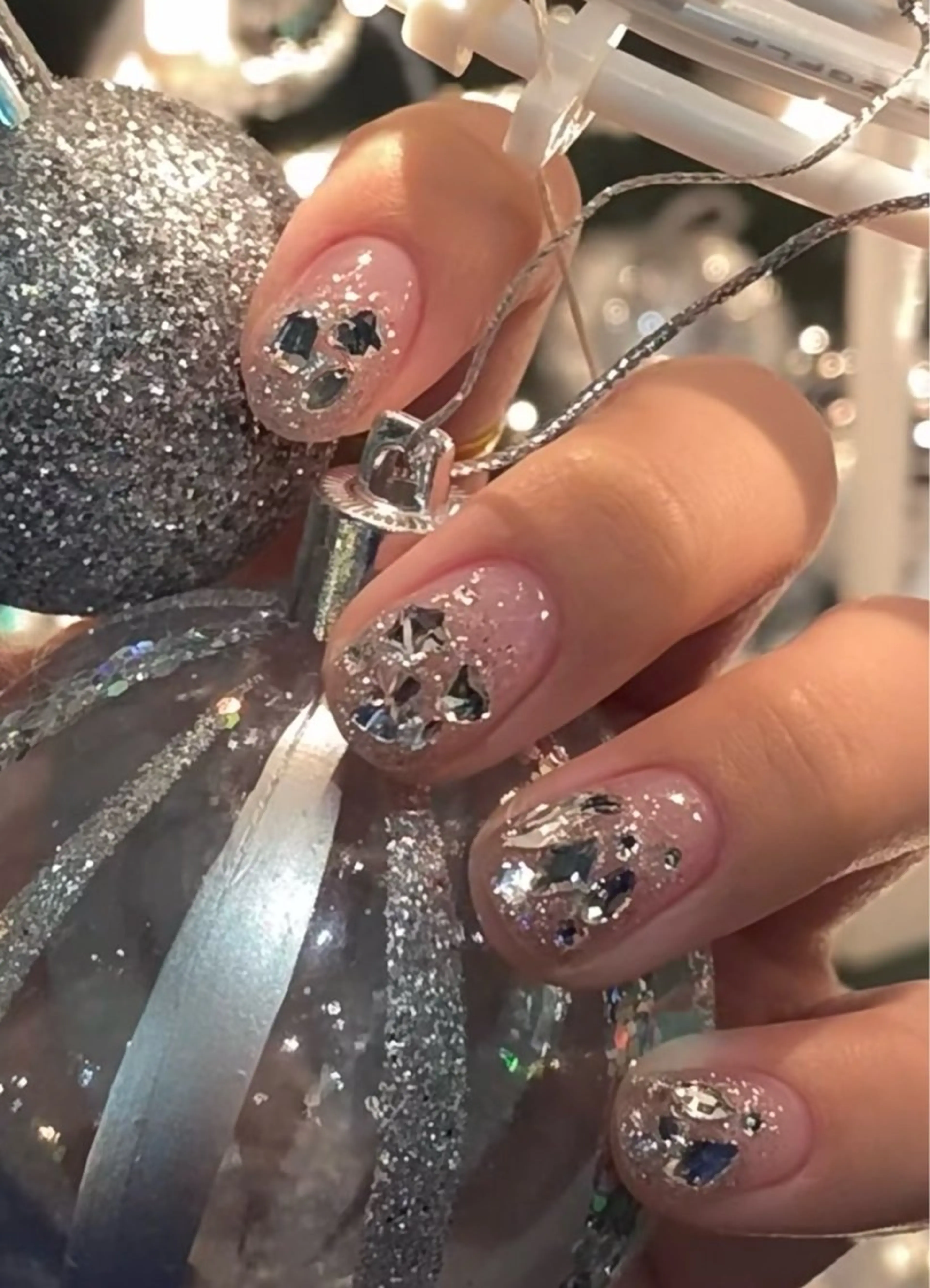 ネイル ハンドネイル キン グミのネイルデザイン