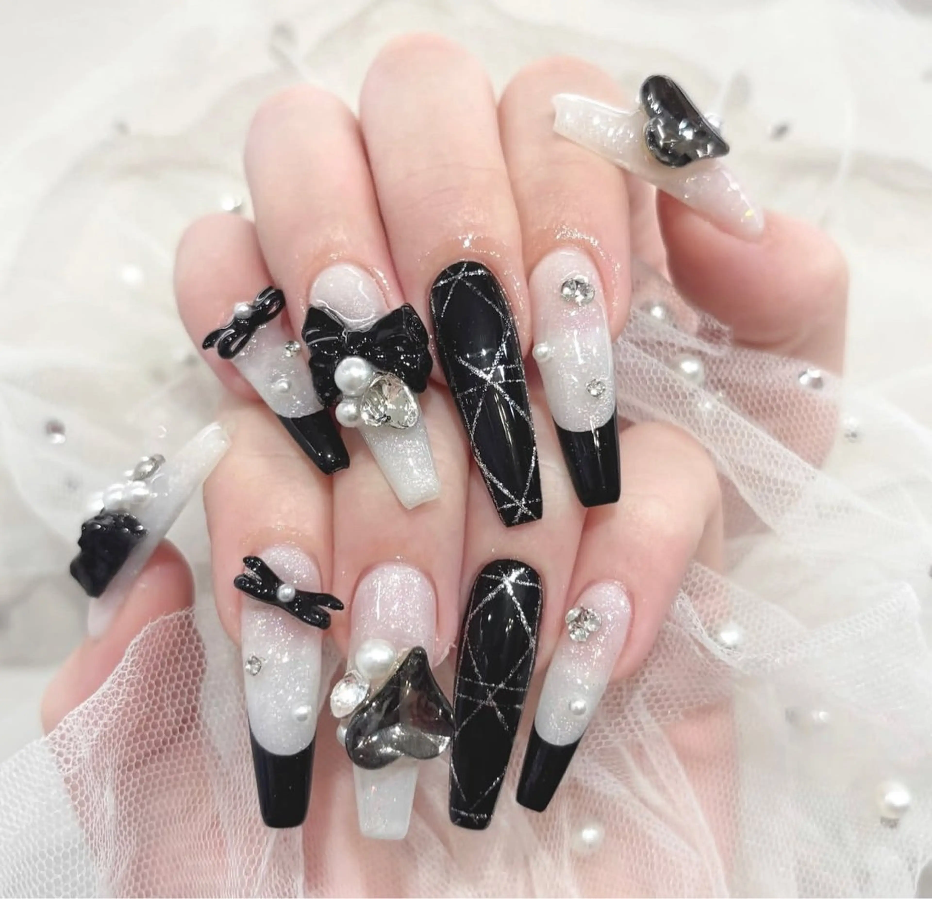 ネイル ジェルネイル 韓国ネイル マグネットネイル ネイルチップ 冬ネイル Lenie Nailのネイルデザイン