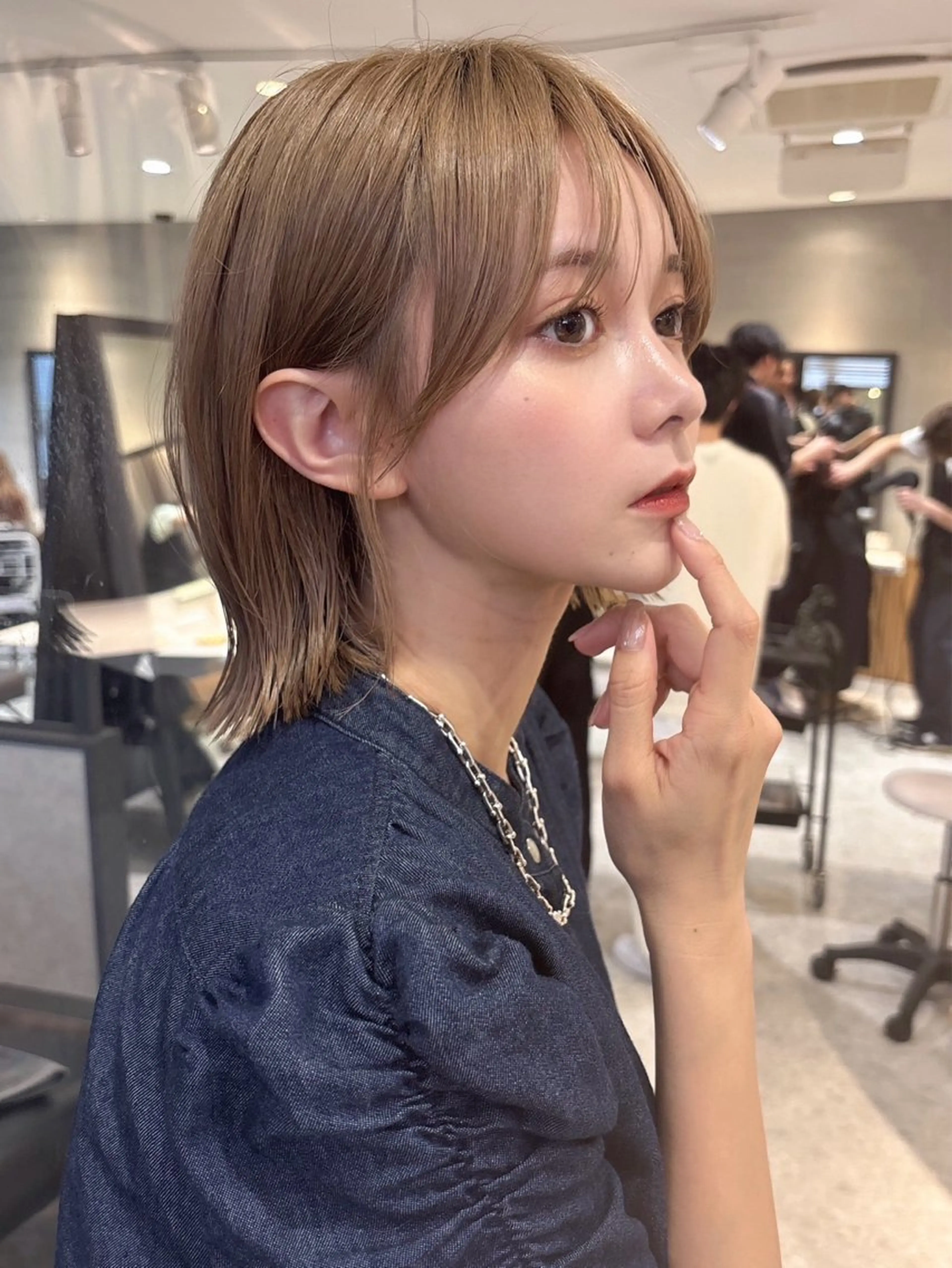 ミディアム カラー ヘアカラー トリートメント 💛美髪ハイトーン LEON🩶のヘアスタイル