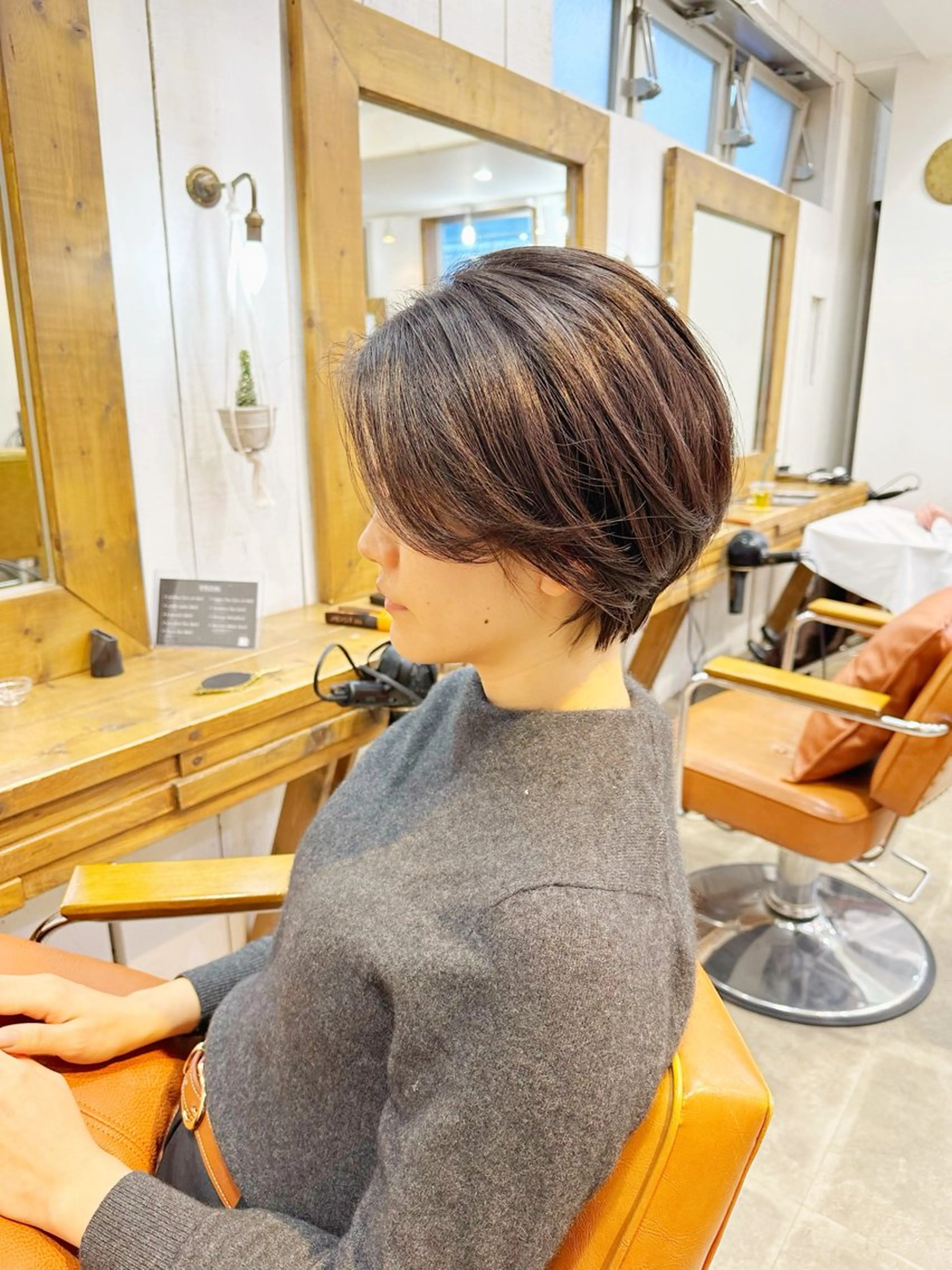 ショート ショートボブ ハンサムショート ボブ くせ毛 ショートヘア カット newline銀座所属・銀座ショート/ 大人ショート/金子涼のヘアスタイル