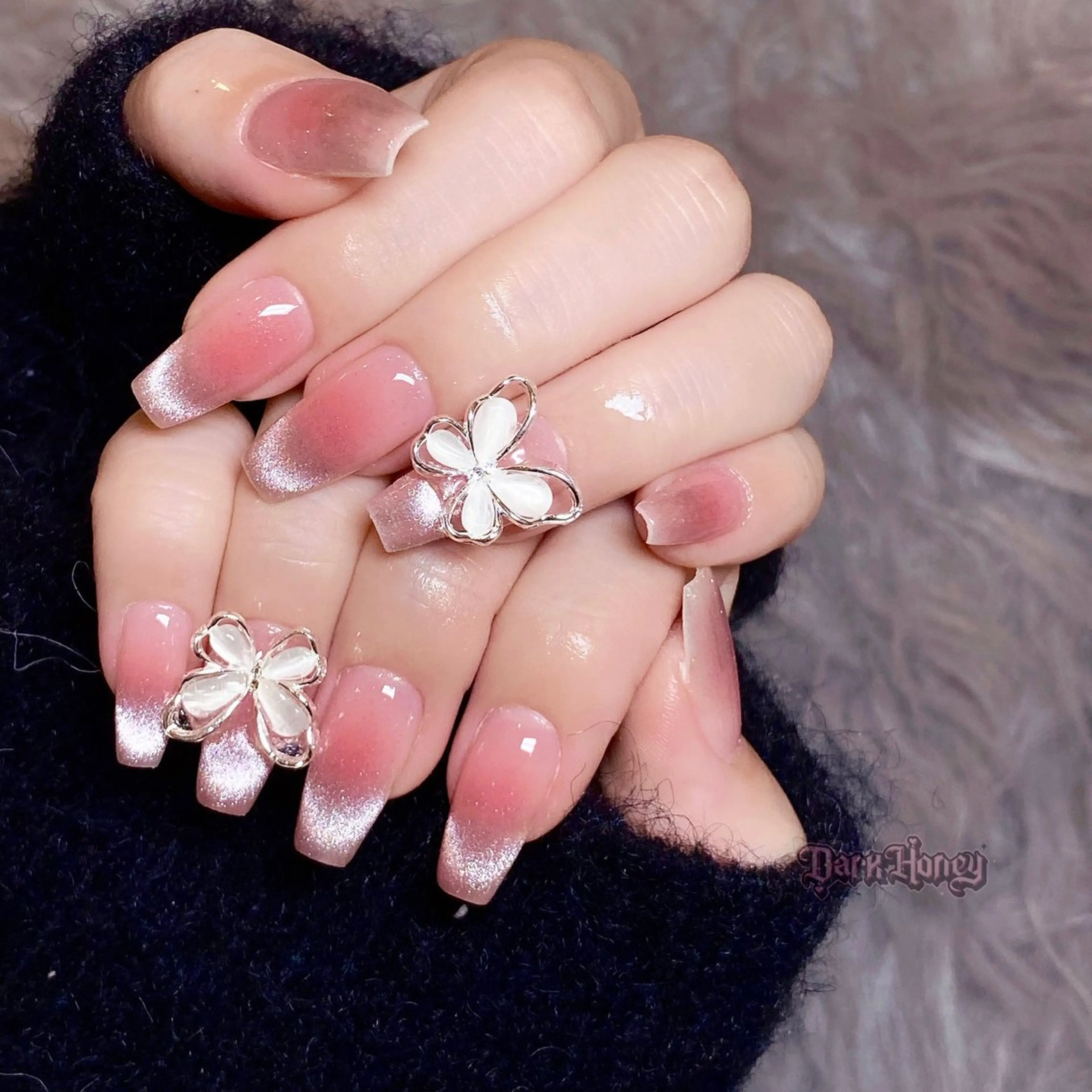 自爪💅✨爆人気トレンドネイルグラデーションマグネットフレンチの写真