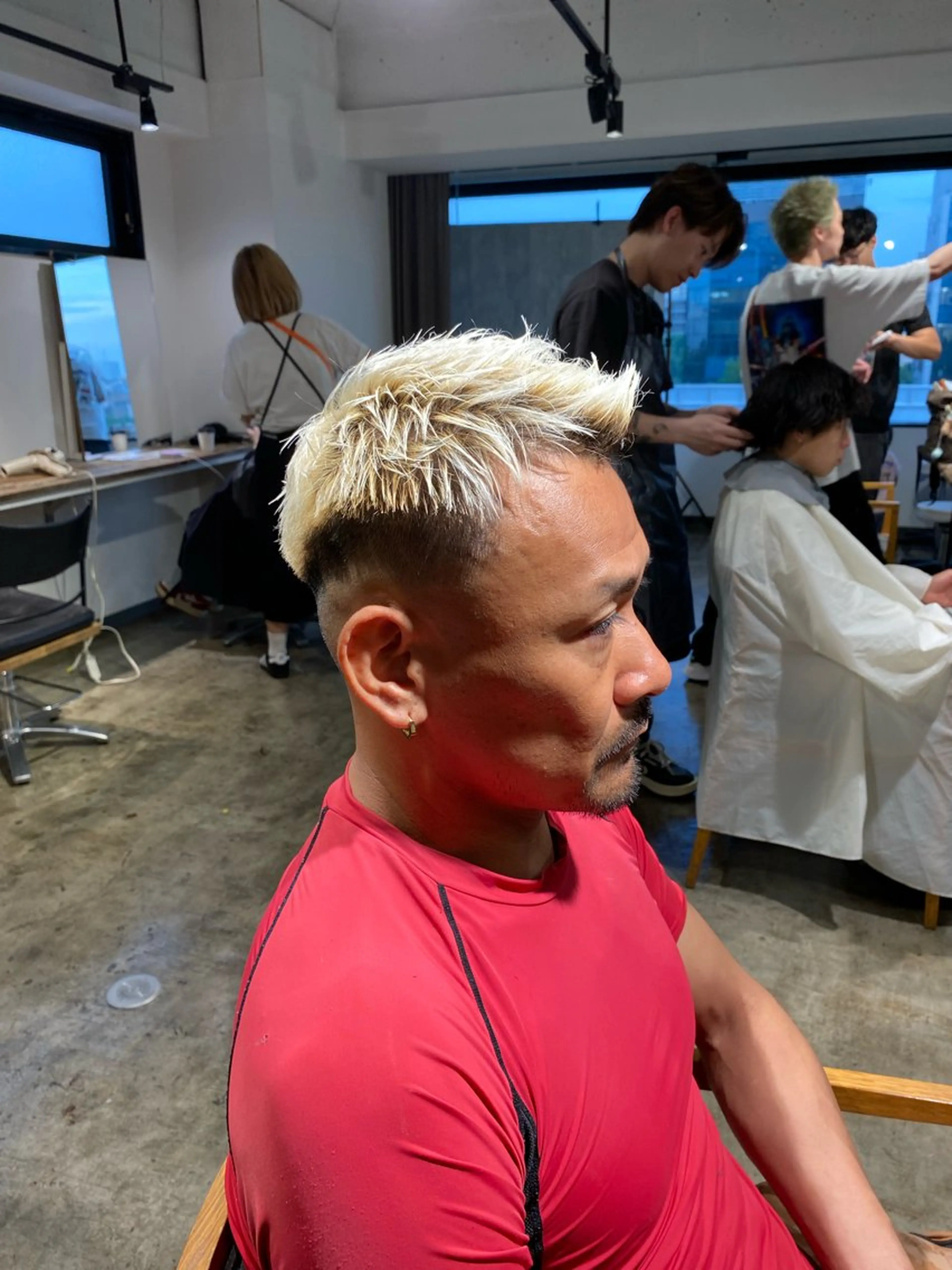 ショート カラー メンズ フェードカット スキンフェード メンズパーマ 特化/中川拓也のヘアスタイル