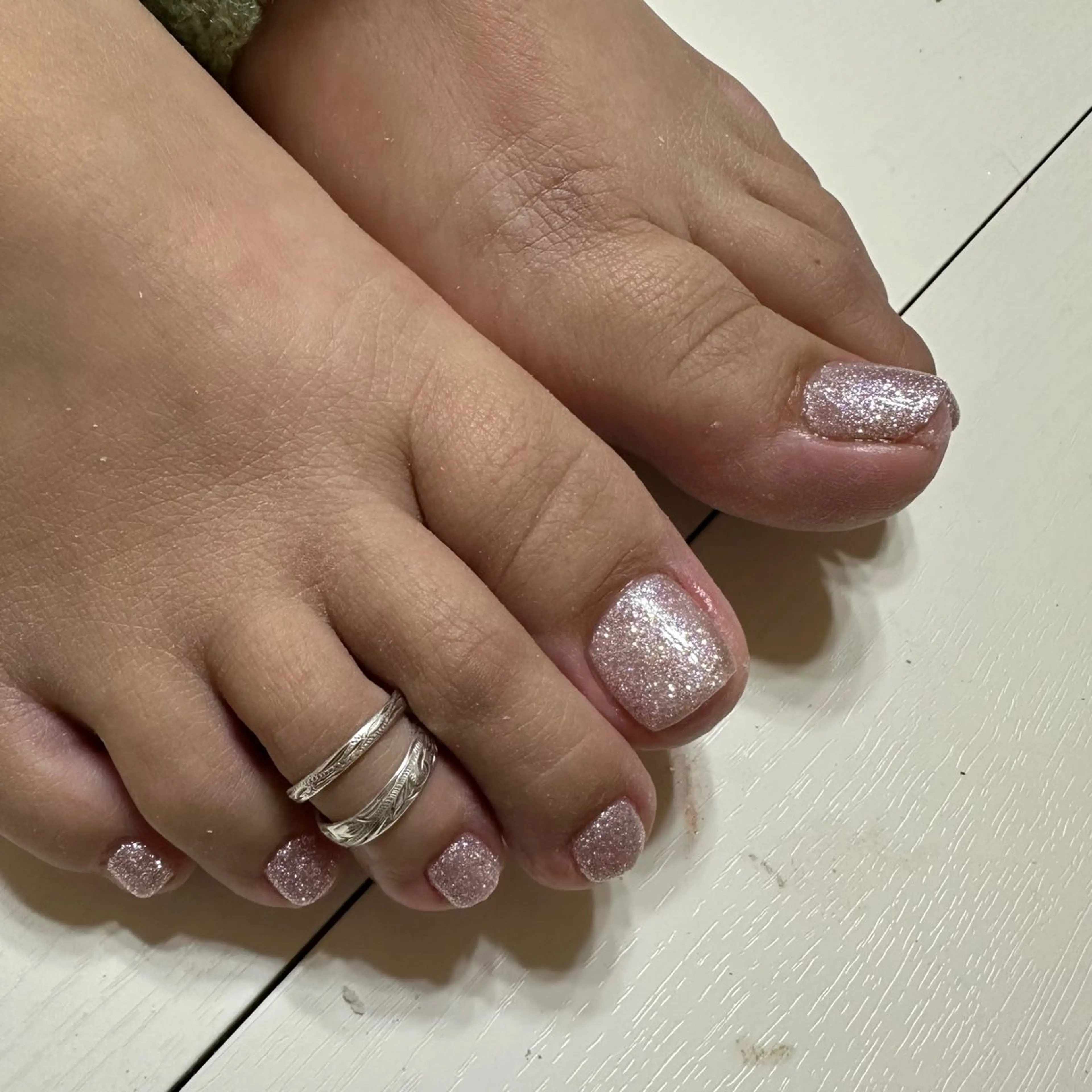 ネイル フットネイル キラキラネイル フットネイル Nailsalon Clairのネイルデザイン