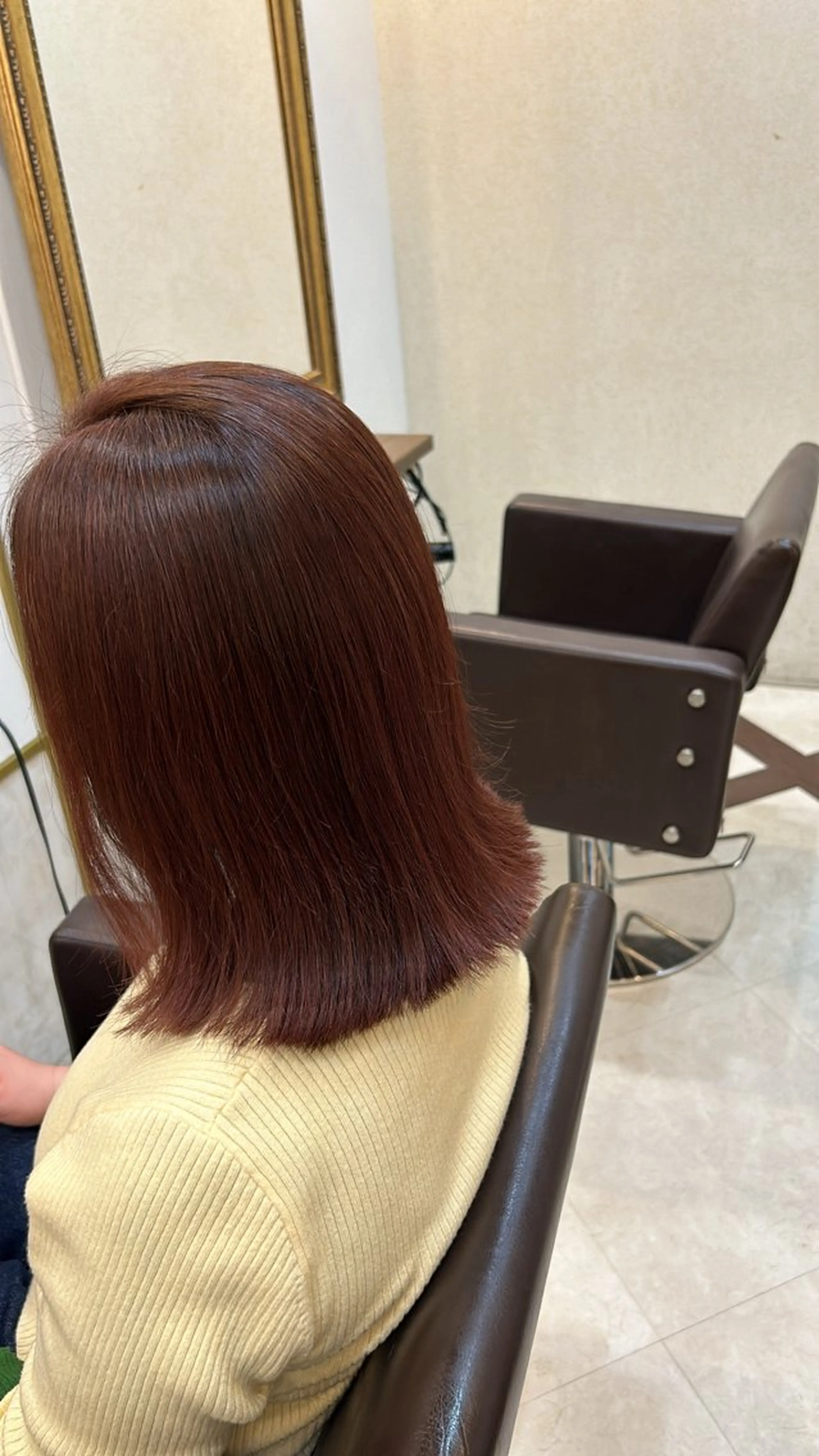 カラー ヘアカラー 善財 康葵のヘアスタイル