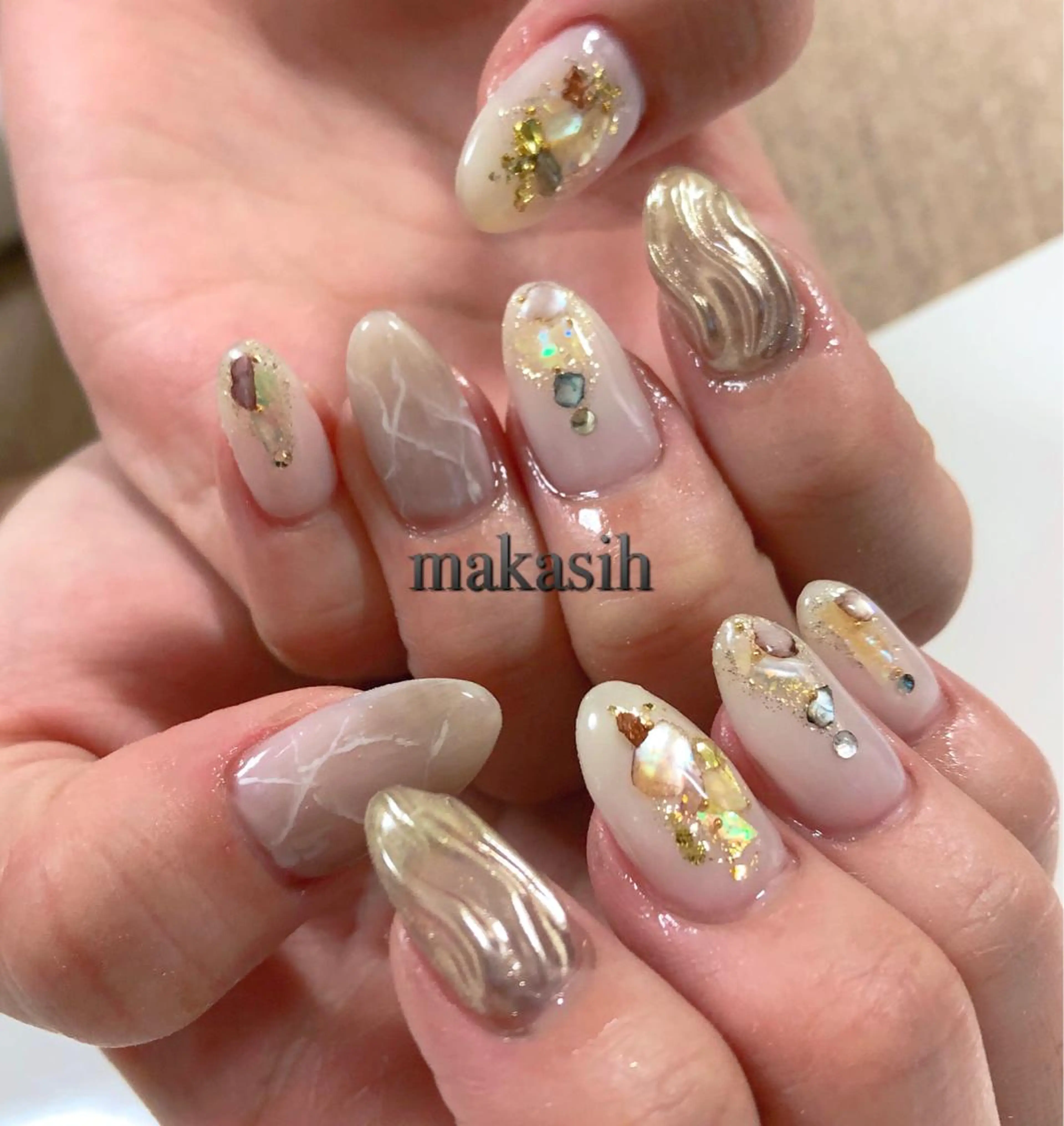 ネイル ミラーネイル ニュアンスネイル 濱田 美菜子のエステ・リラクイメージ