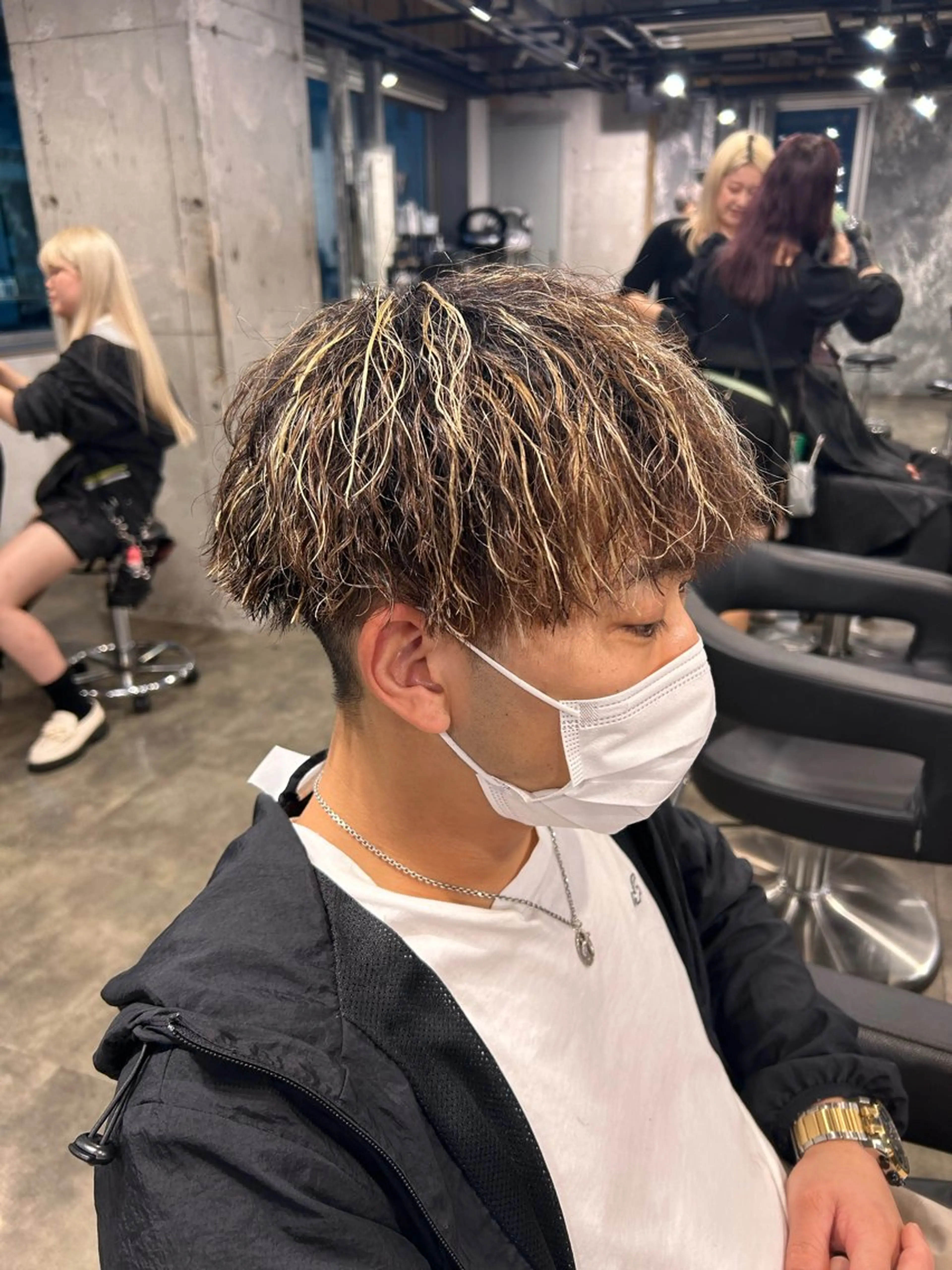 メンズ メンズハイライト カット ヘアカラー メンズ特化美容師 💠チナツのヘアスタイル
