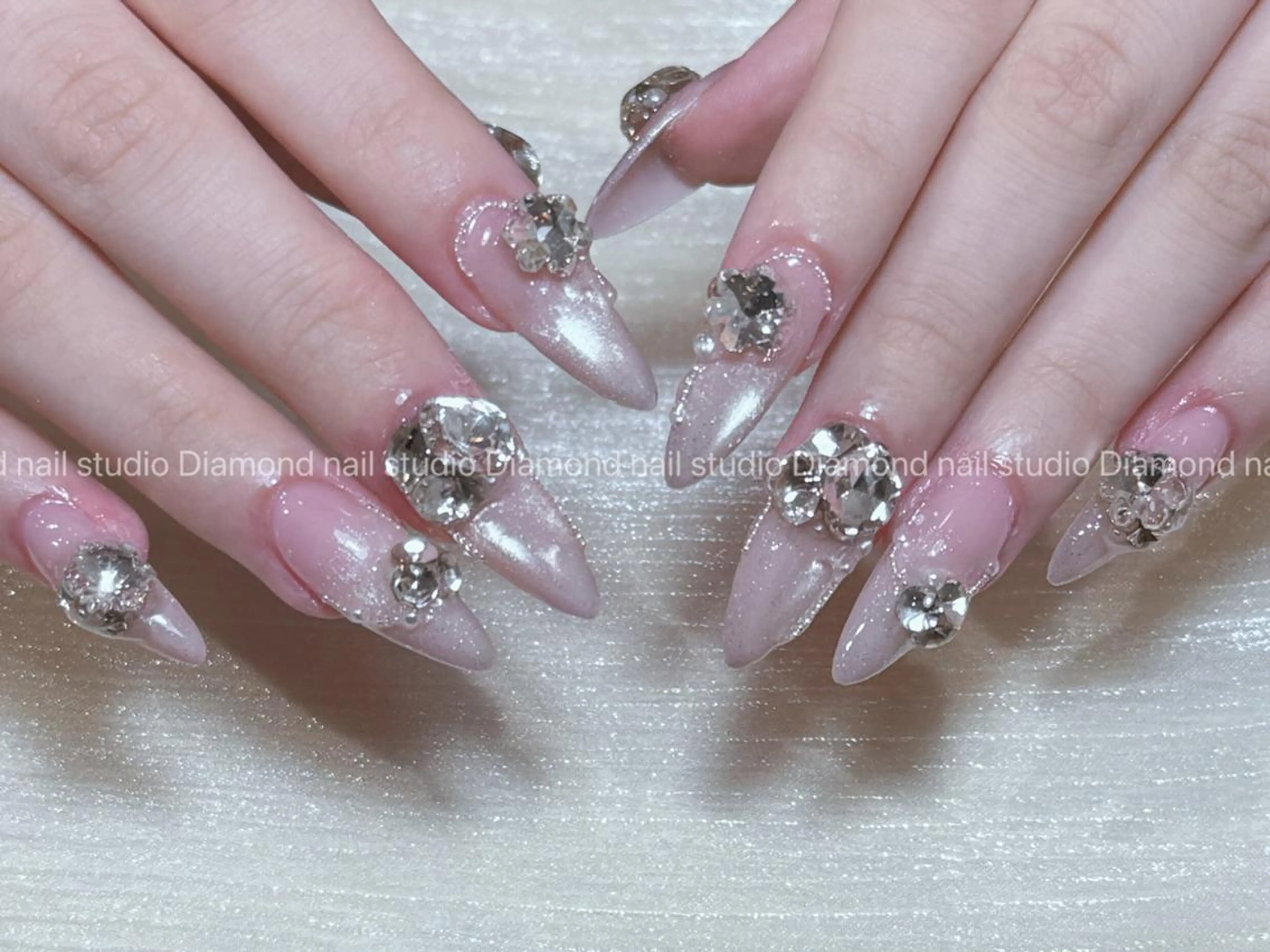 ロング Ena 🧸のネイルデザイン