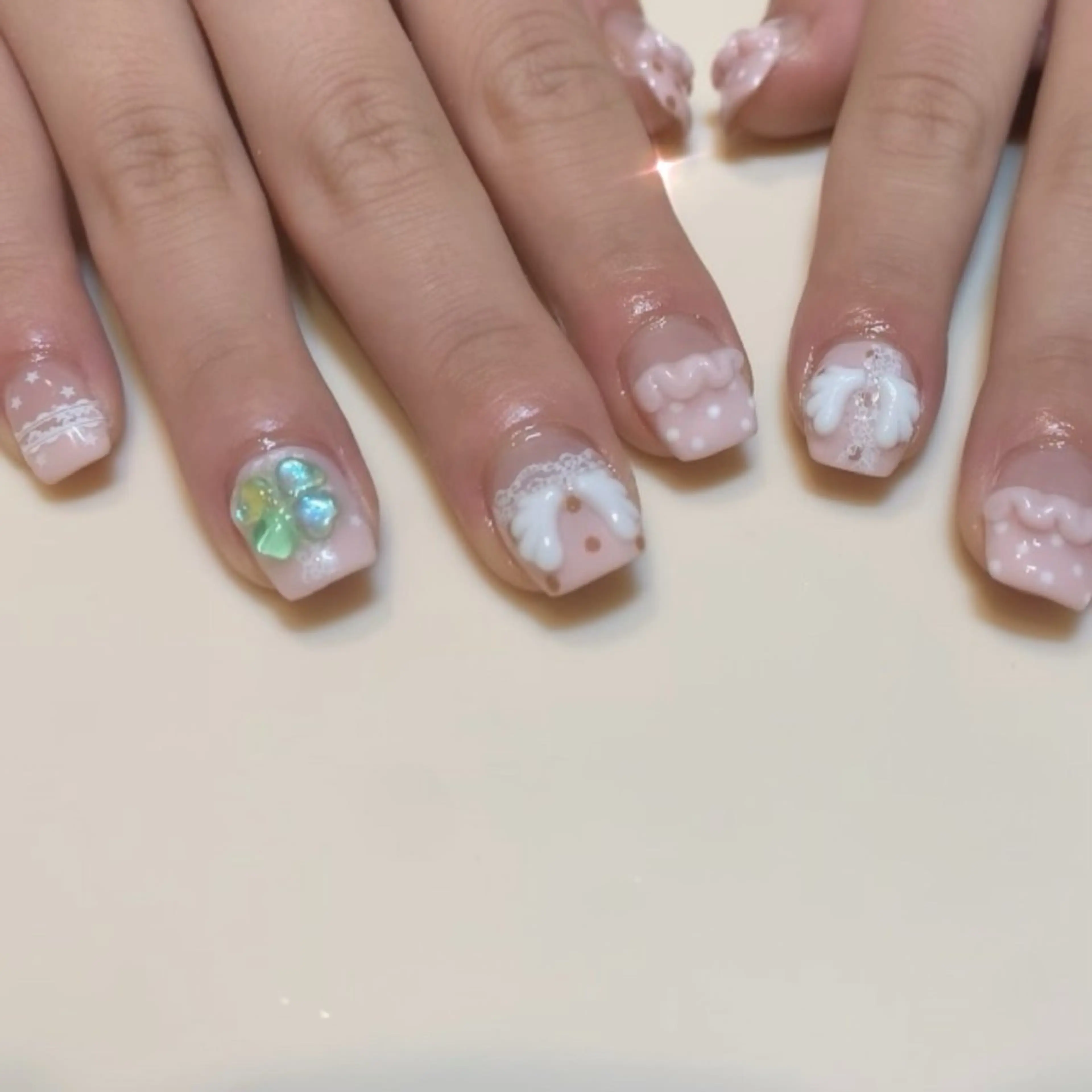 ネイル ハンドネイル share salon RURU所属・⭐︎ hiyoriのネイルデザイン