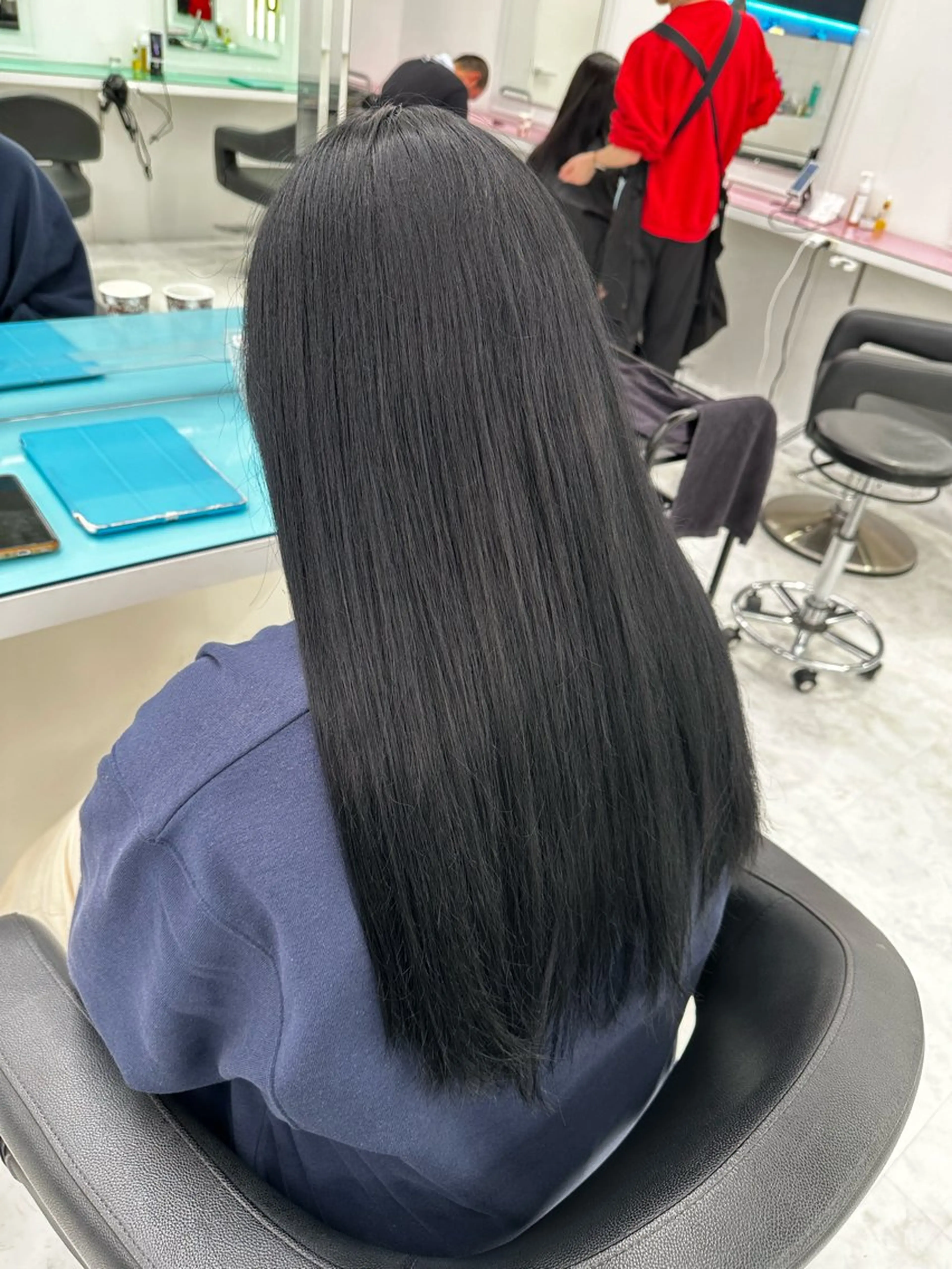 ロング カラー ヘアアレンジ 🌈艶カラー/ 韓国風レイヤーカットのヘアスタイル
