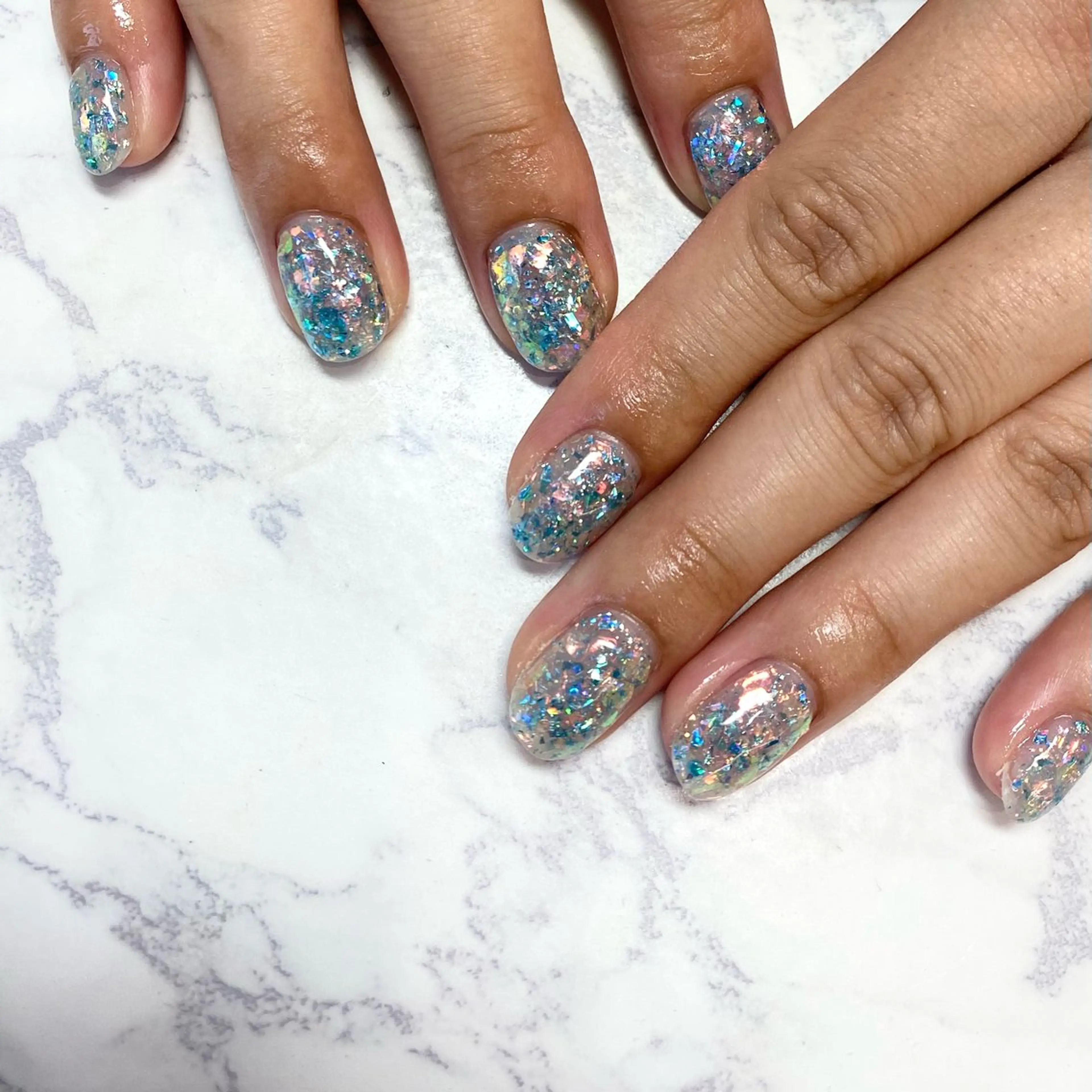ネイル ホログラムネイル キラキラネイル オフィスネイル Nailsalon Merci所属・Merci momoのネイルデザイン