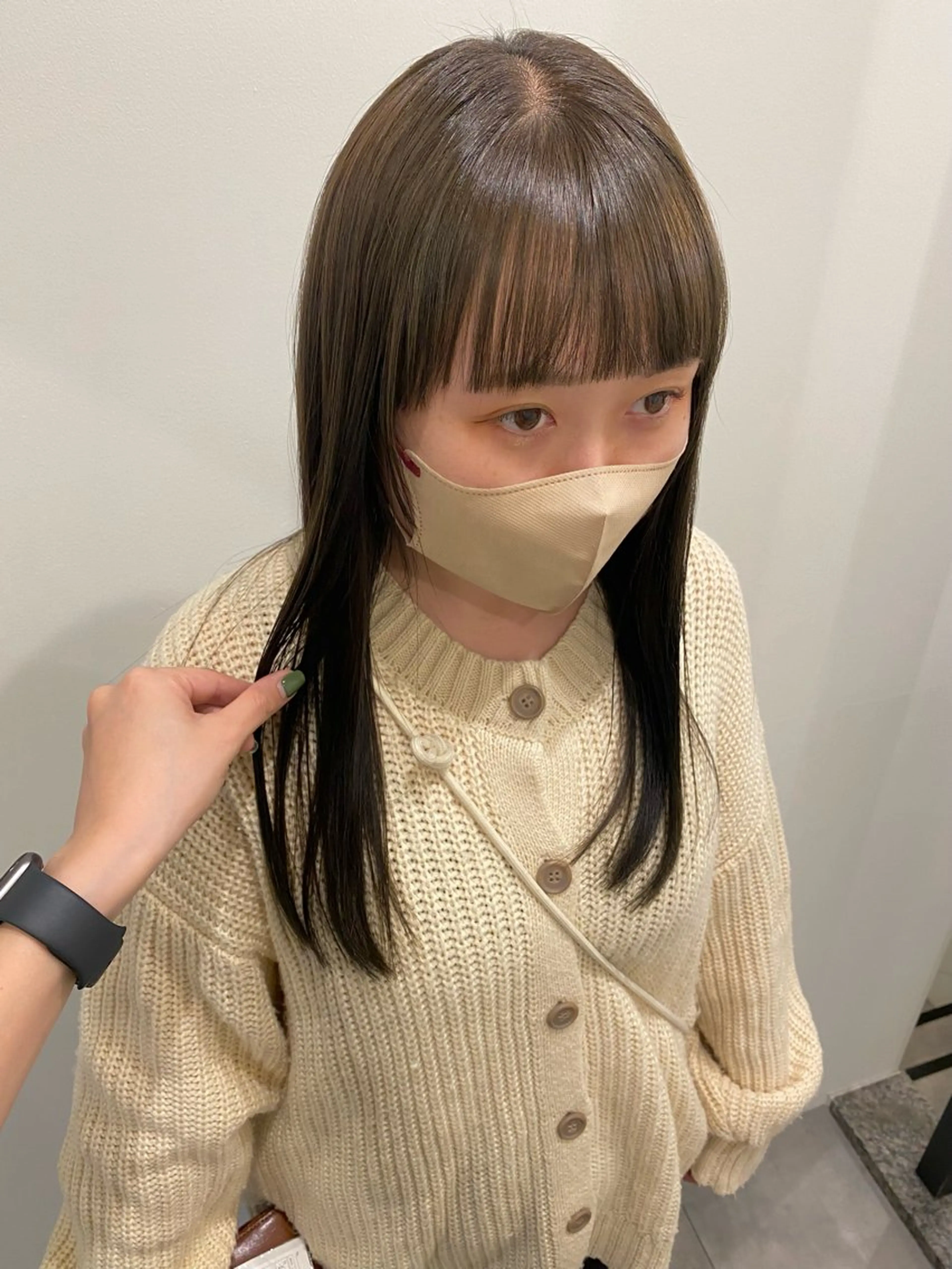 ミディアム カラー グレージュ オリーブグレージュ オリーブグレー カット ヘアカラー トリートメント 🍑 モモカ🍑のヘアスタイル