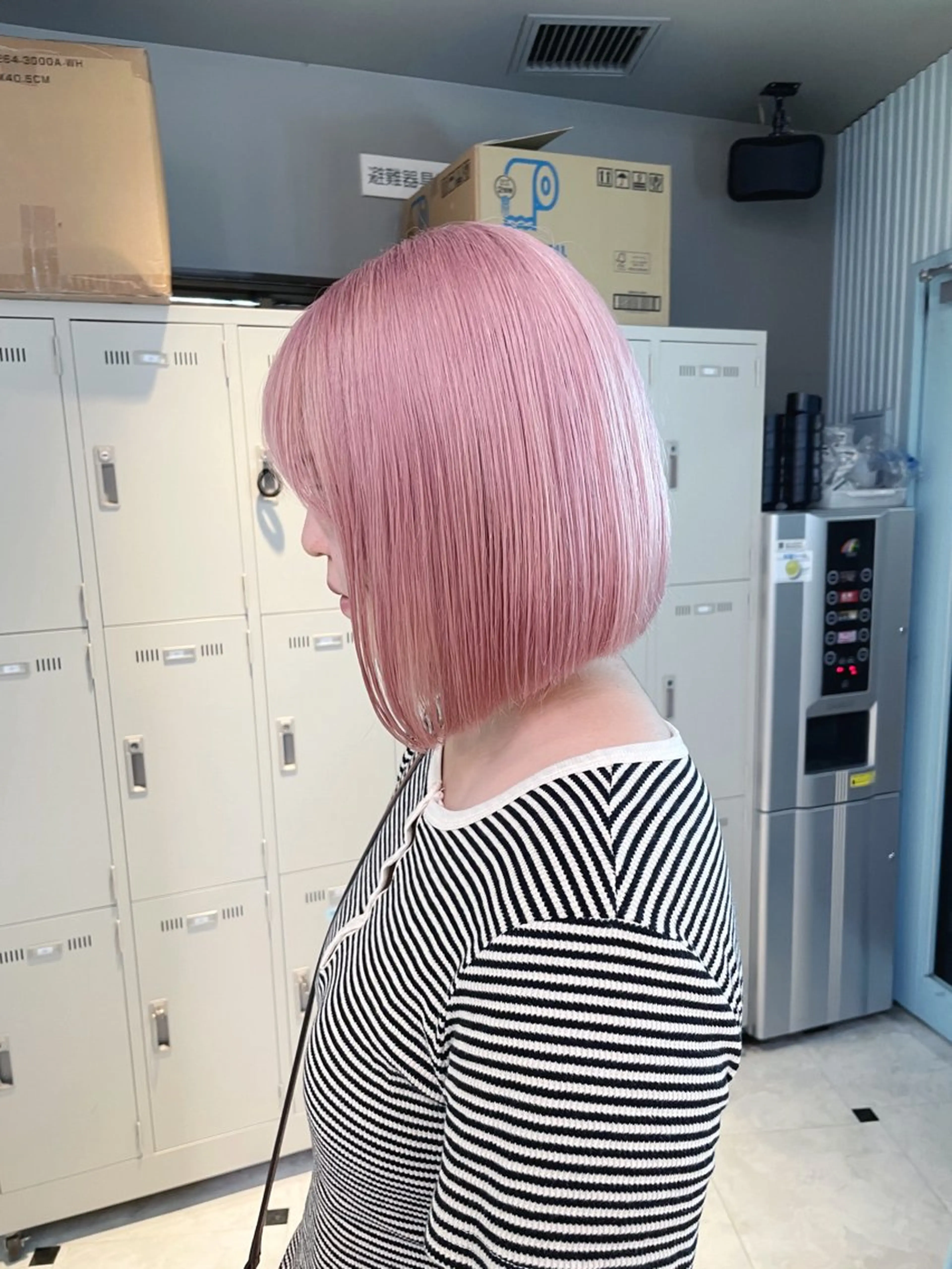 セミロング ブリーチ✖️ 縮毛LANDのヘアスタイル
