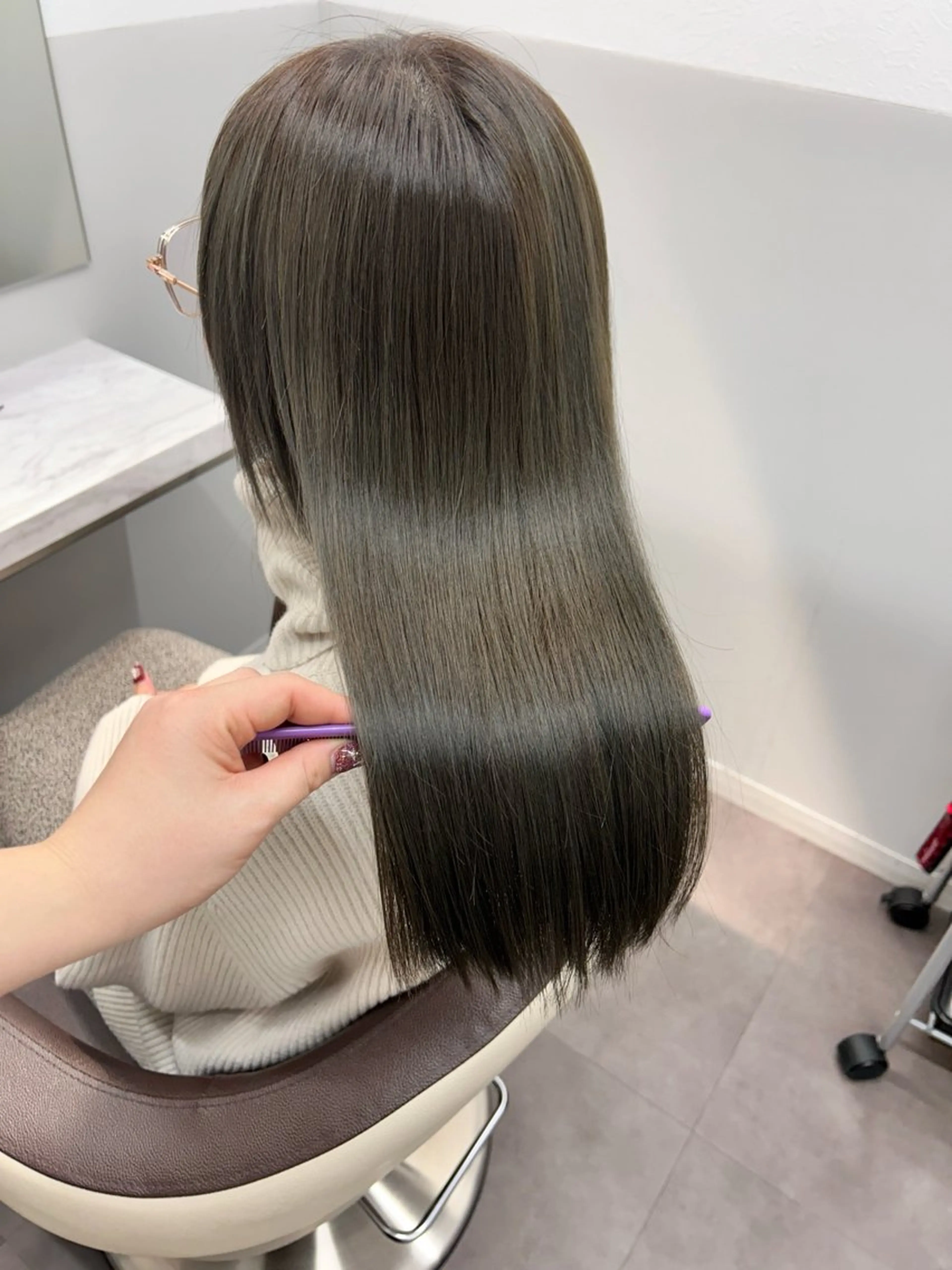 セミロング カラー ヘアカラー SALOWIN新宿三丁目 Frente店所属・薄田 珠美のヘアスタイル