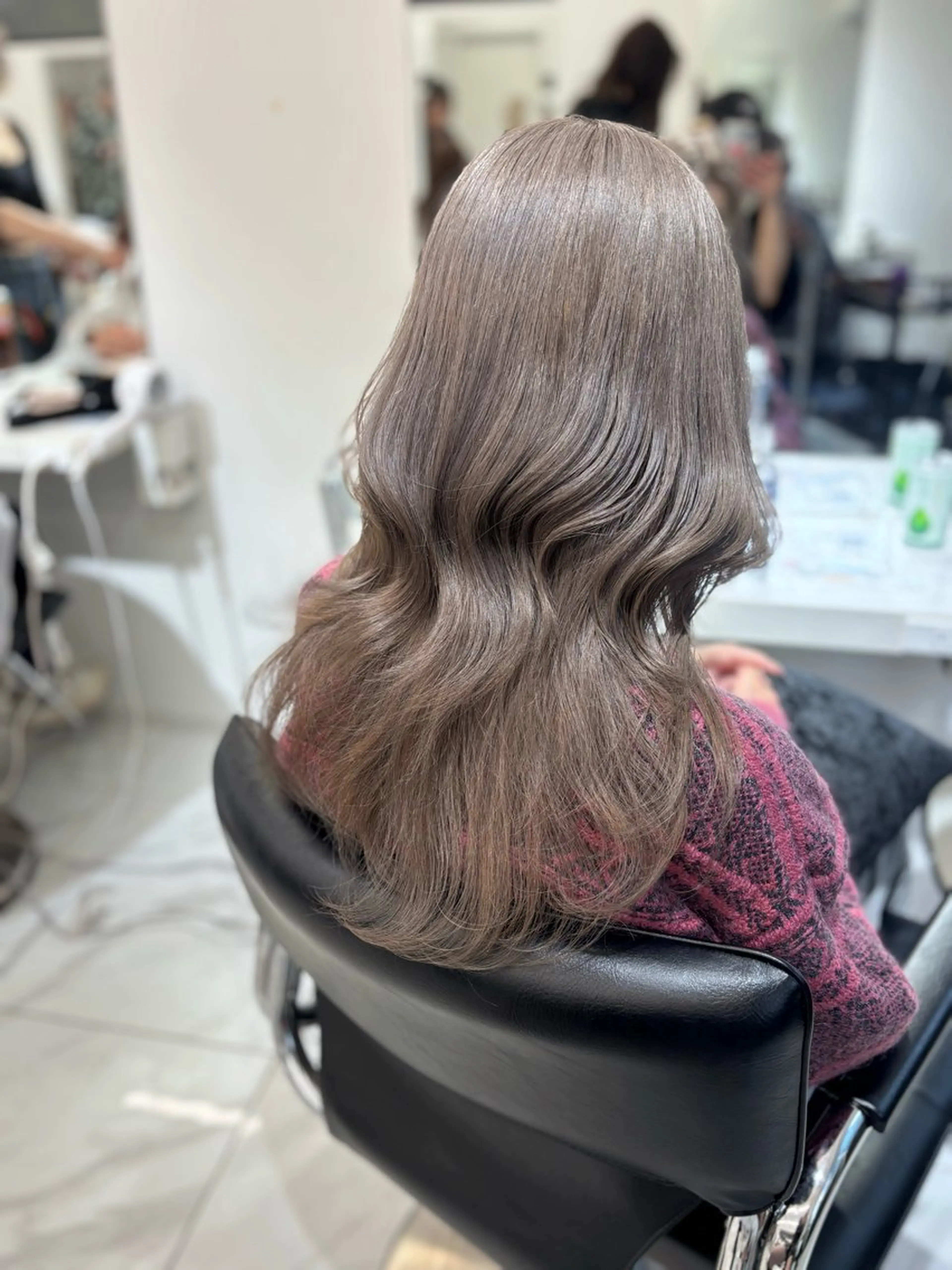 ミディアム カラー グレージュ ハイトーンカラー ヘアカラー レイヤー/ハイトーン 渋谷/Satsukiのヘアスタイル