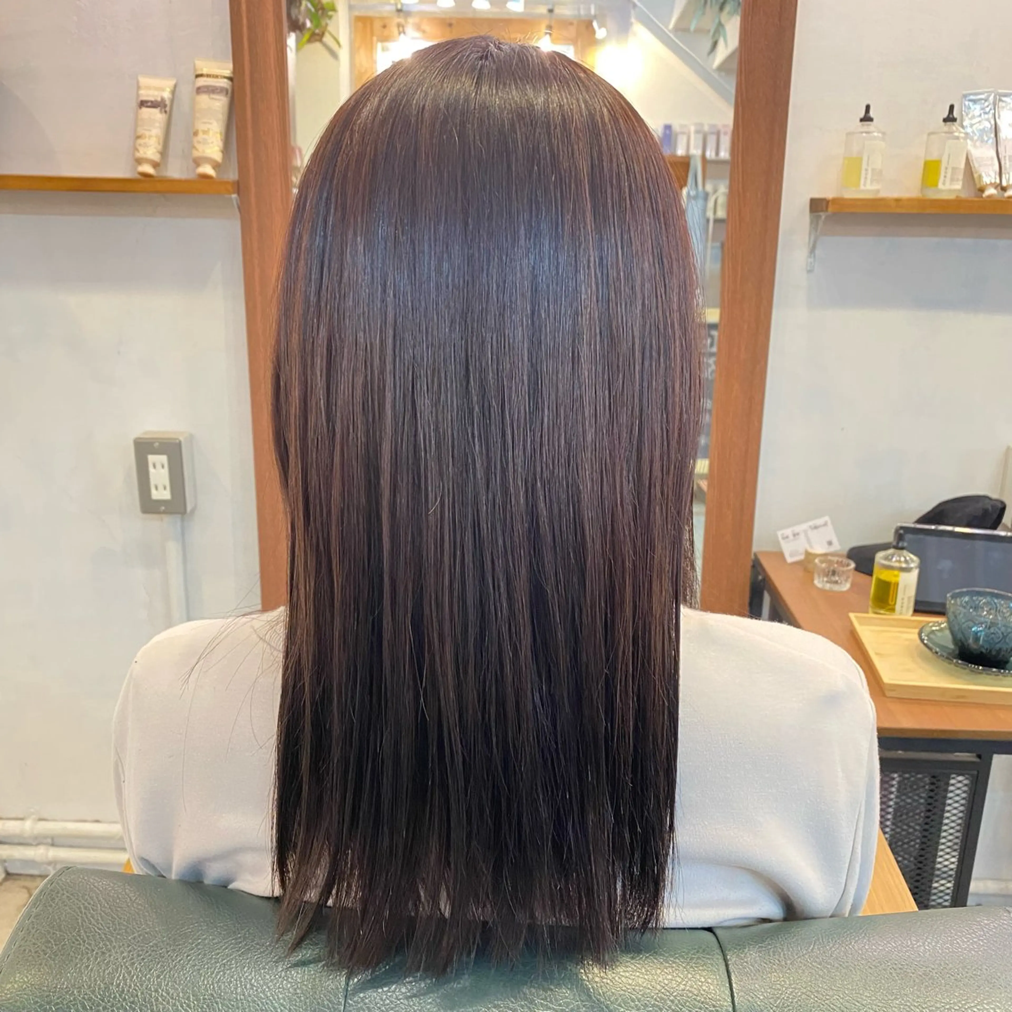 セミロング カラー カット ヘアカラー 'Inovel'所属・木宮 美緒のヘアスタイル