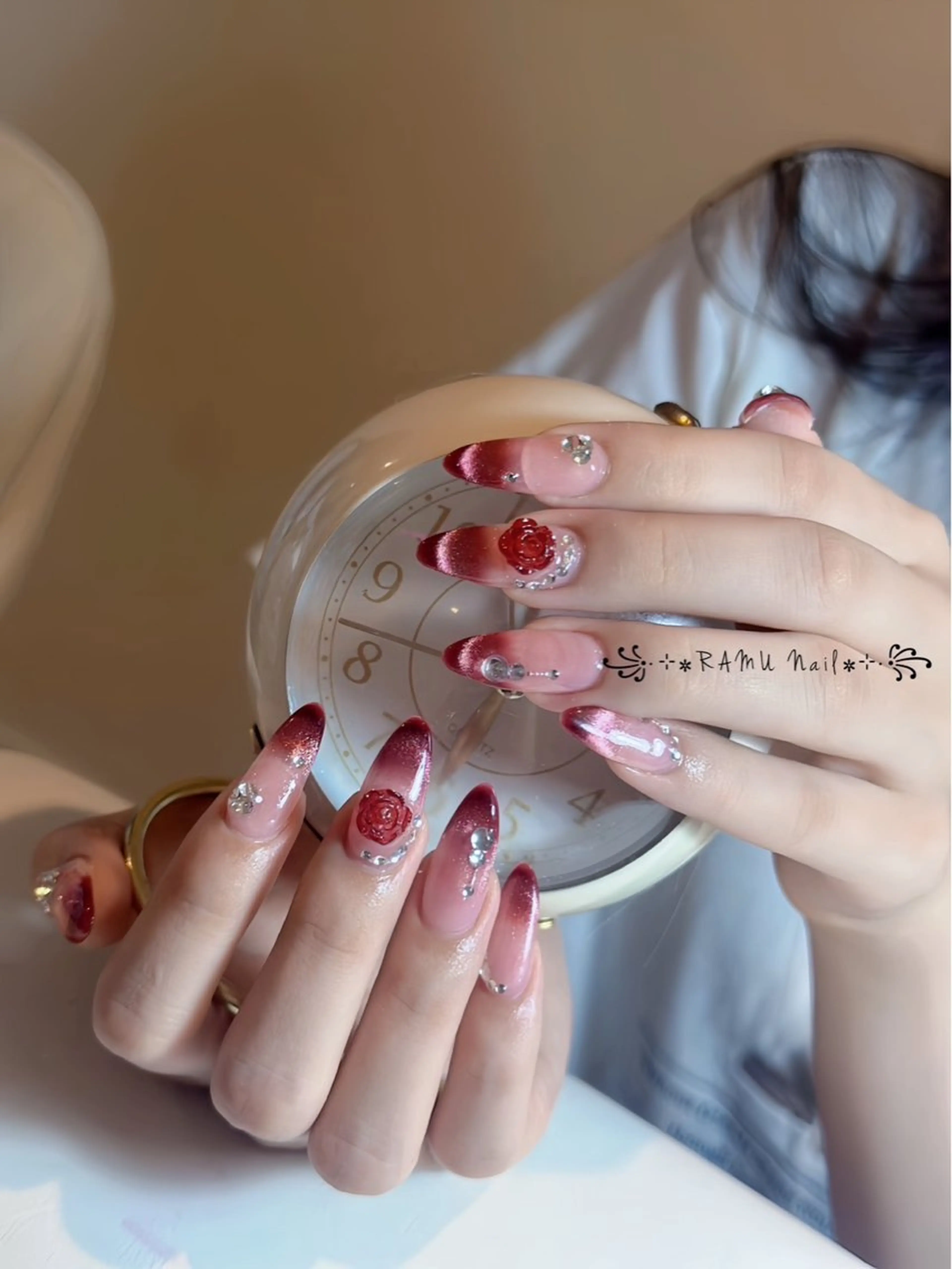 ネイル チークネイル フレンチネイル グラデーション キラキラネイル 韓国ネイル ハンドネイル RAMU_Nail 池袋店のネイルデザイン