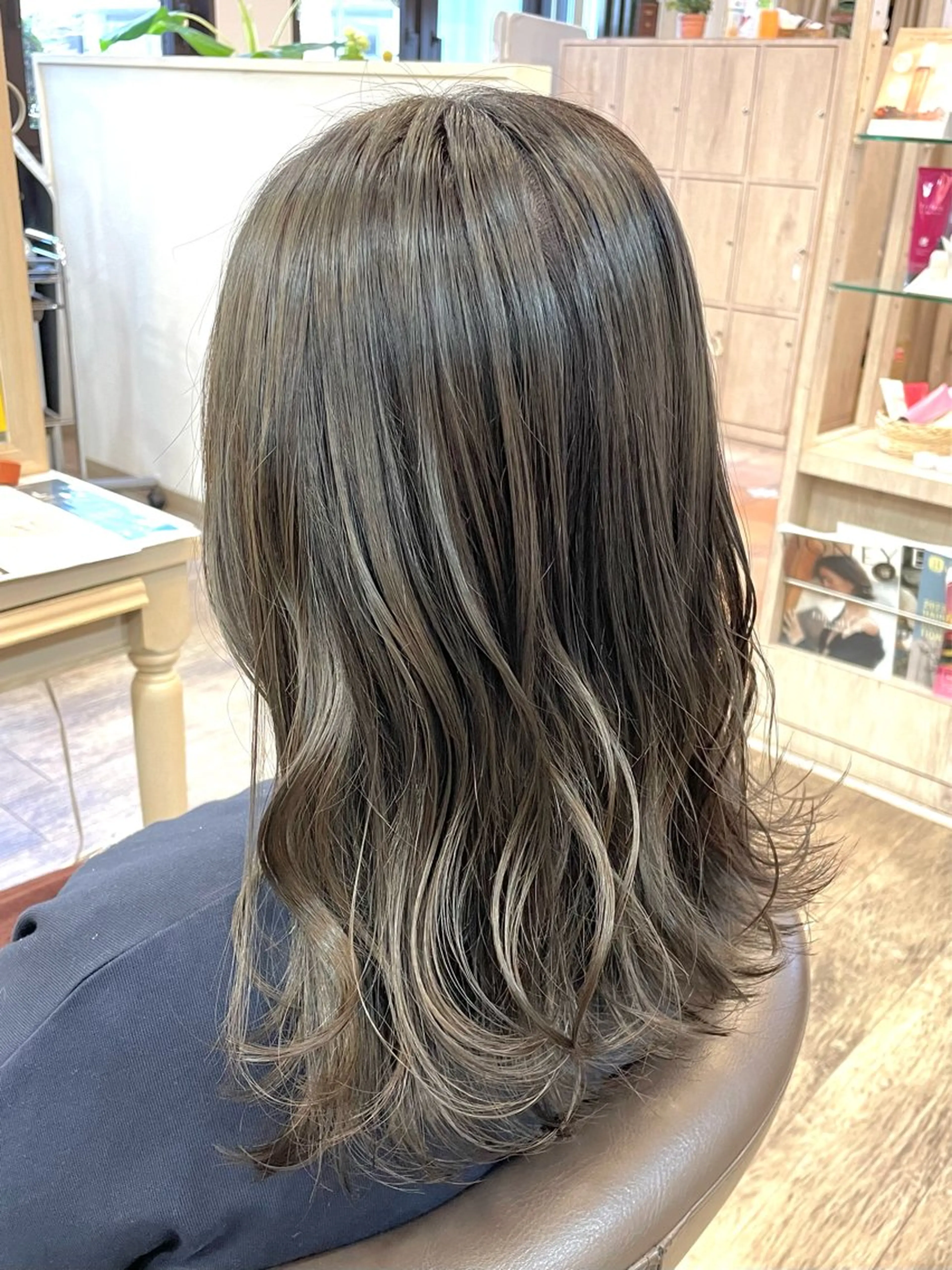 セミロング カラー カット ヘアカラー トリートメント メンズパーマ🌀/ 中村郁未のヘアスタイル