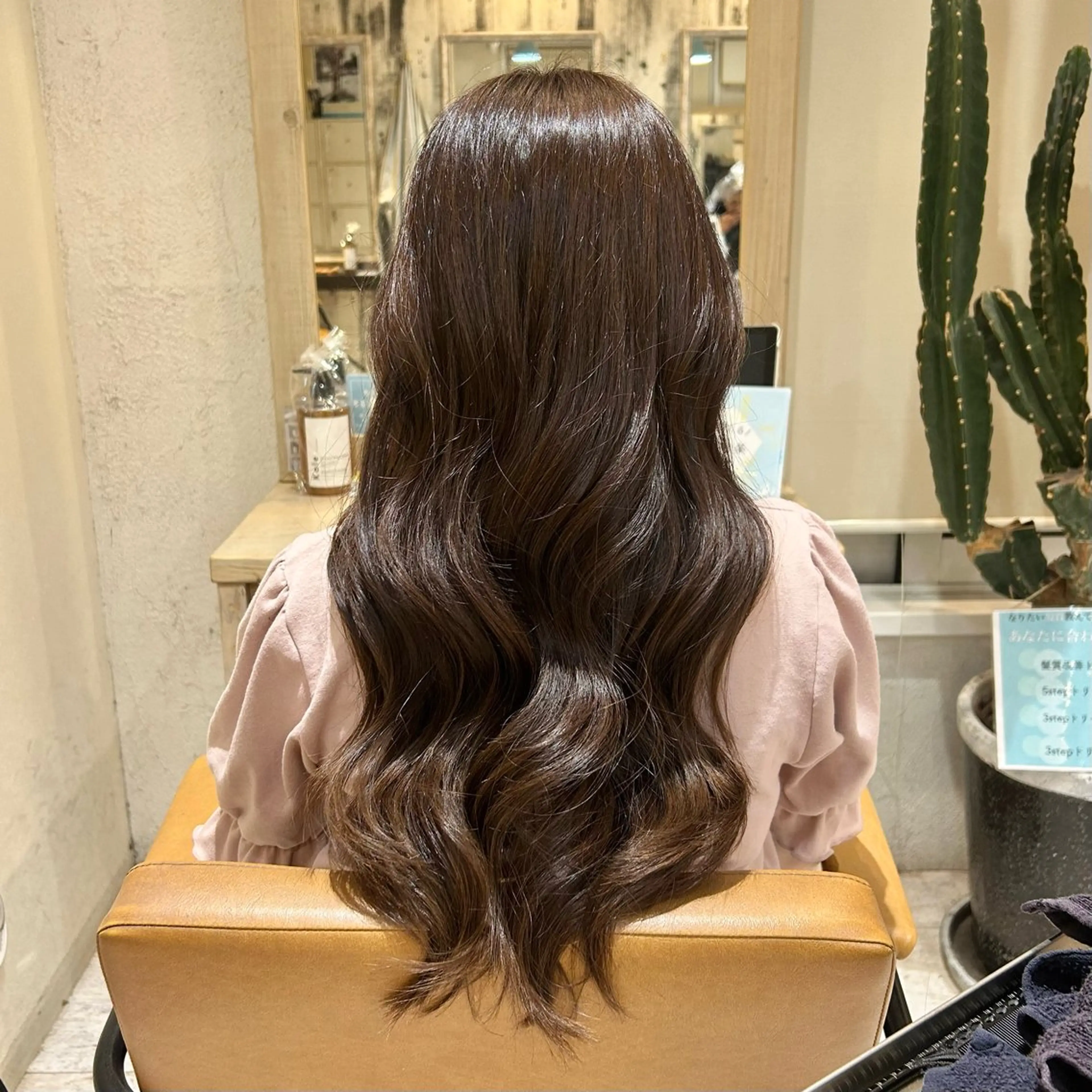 カラー OfHAIR自由が丘WEST店所属・🪐ほそだ ひとみ🪐のマツエク・マツパデザイン