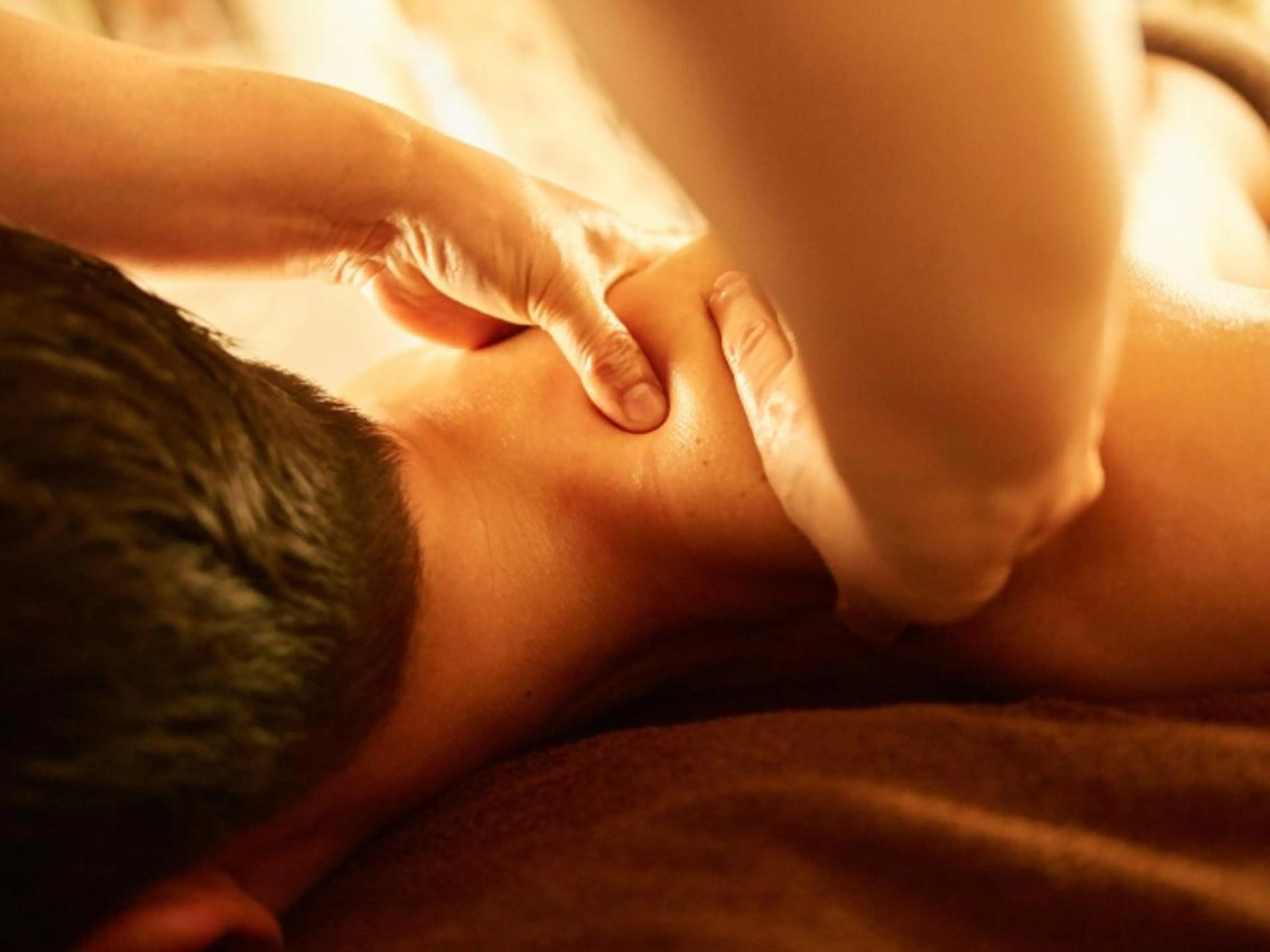 メンズ 小顔美肌&ヘアメイク 丸山紗來のエステ・リラクイメージ