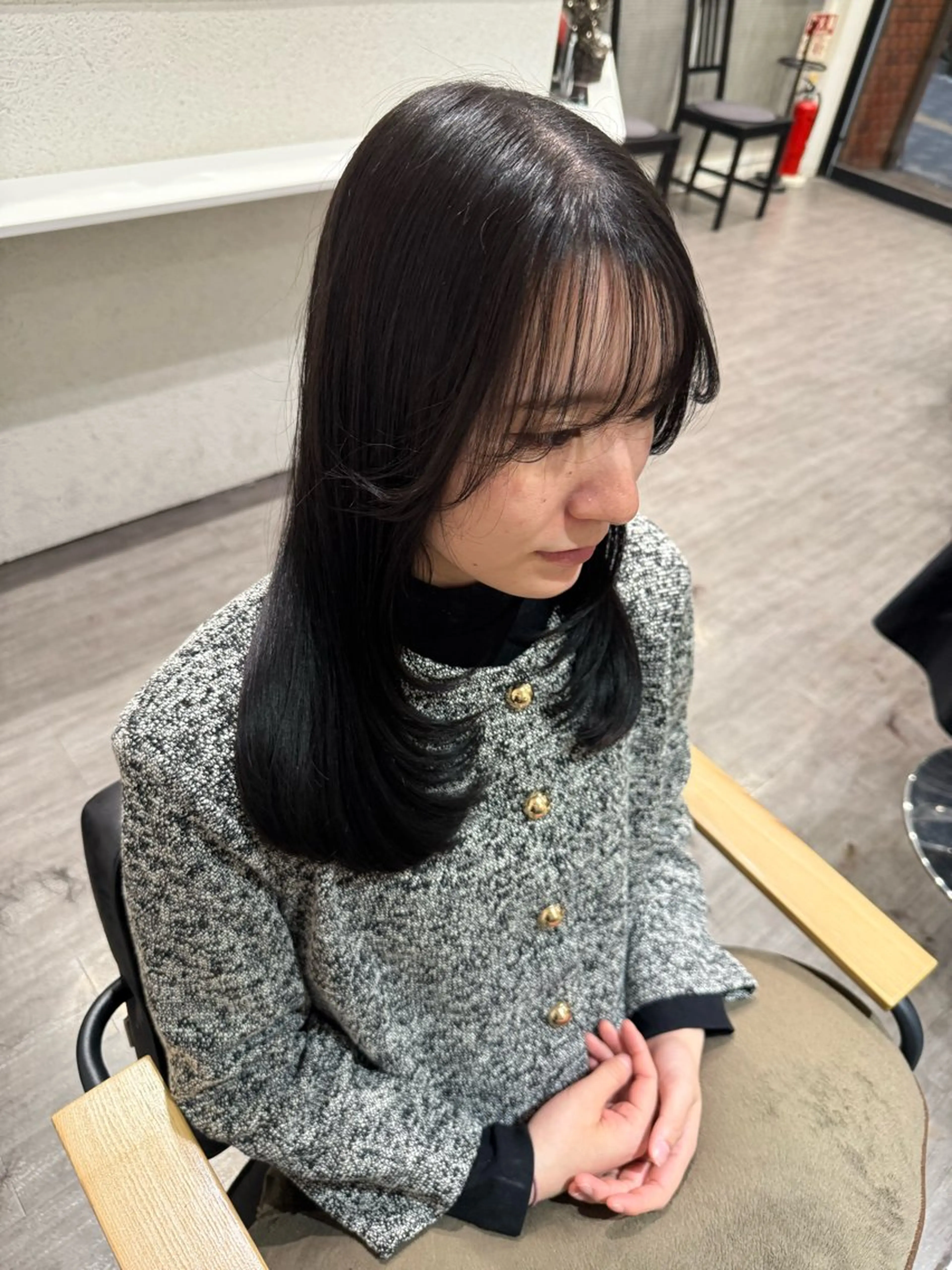 セミロング カラー 顔まわりレイヤー レイヤーカット カット ヘアカラー トリートメント 上田 紗也のヘアスタイル