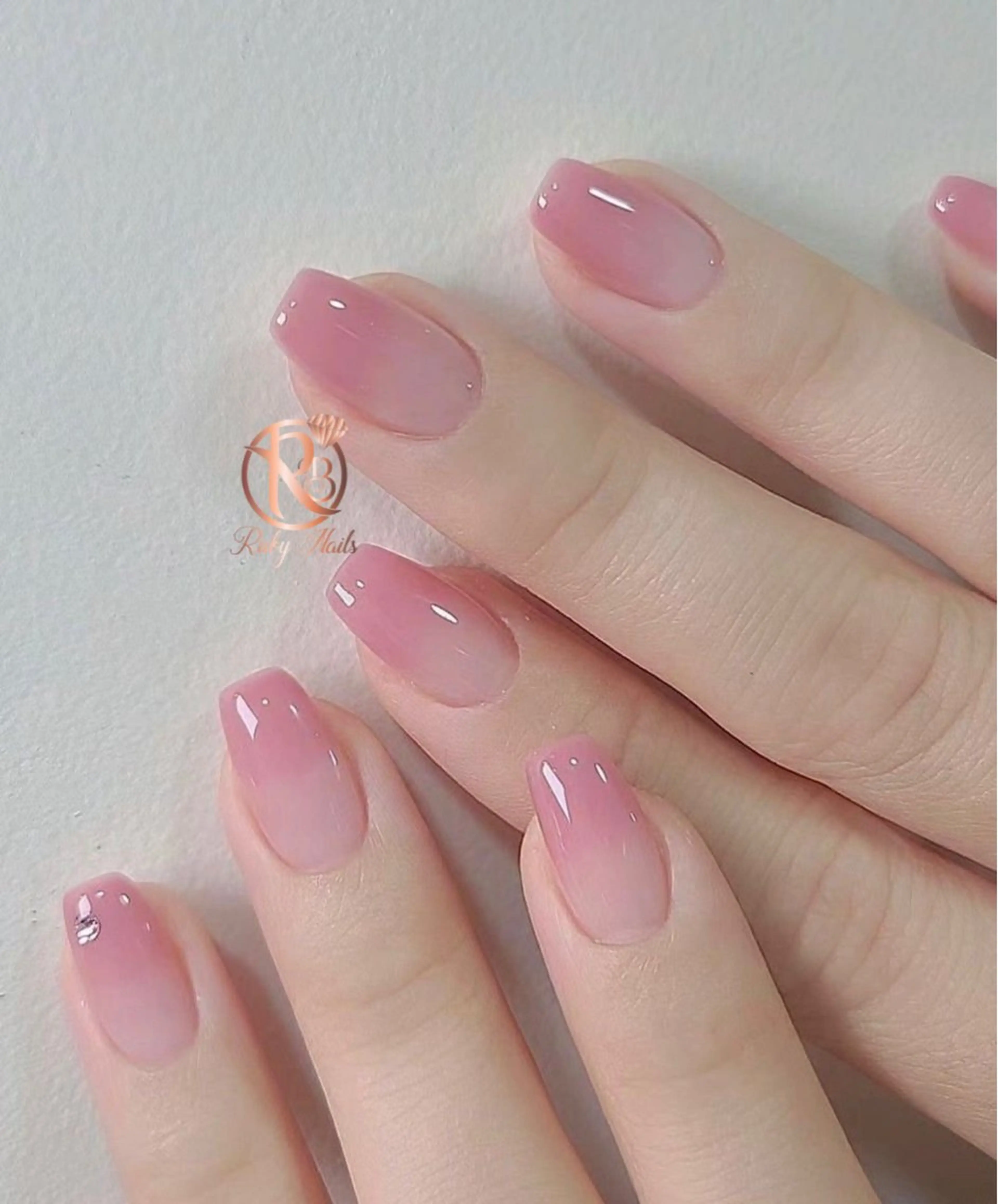 ネイル グラデーション キラキラネイル ピンク RUBY Nail 日暮里店のネイルデザイン