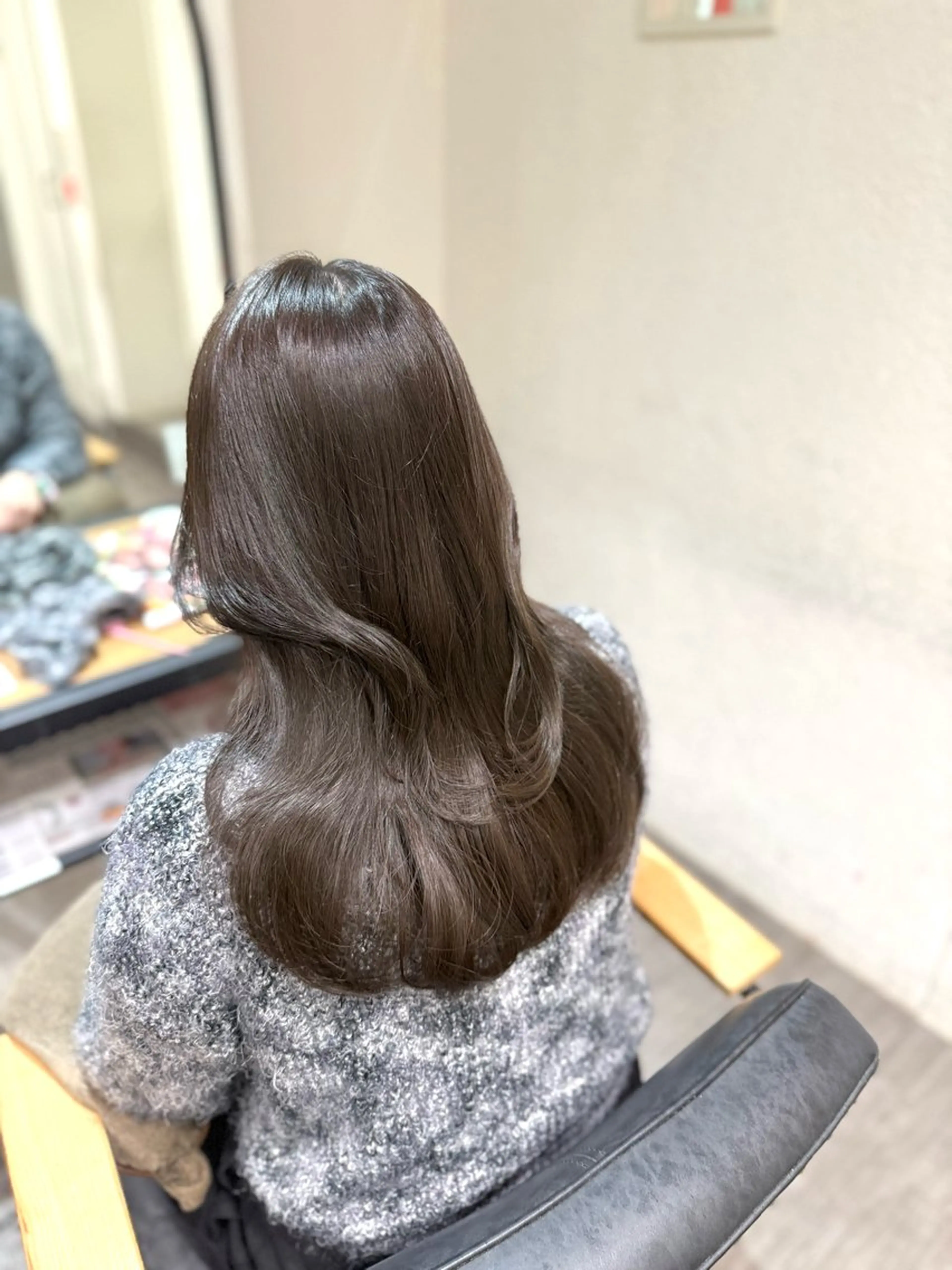 セミロング カラー 透明感カラー グレージュ オリーブグレージュ オリーブグレー カット ヘアカラー cocotte🫧 絹村 琴美のヘアスタイル