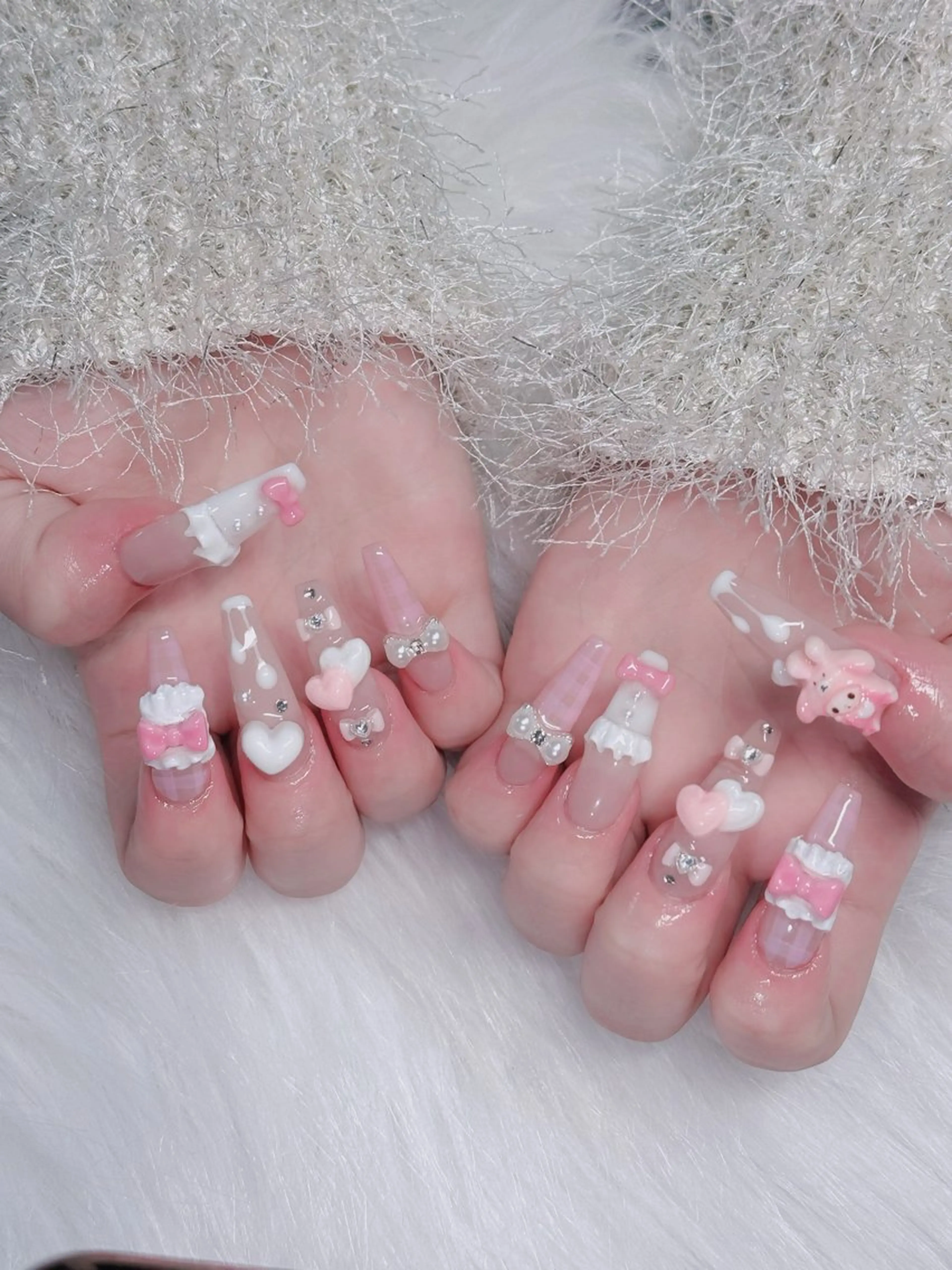 ネイル オーロラネイル フレンチネイル ジェルネイル ハロウィン キラキラネイル ハンドネイル H.baby Nail Salon所属・H.baby Nail Salonのネイルデザイン