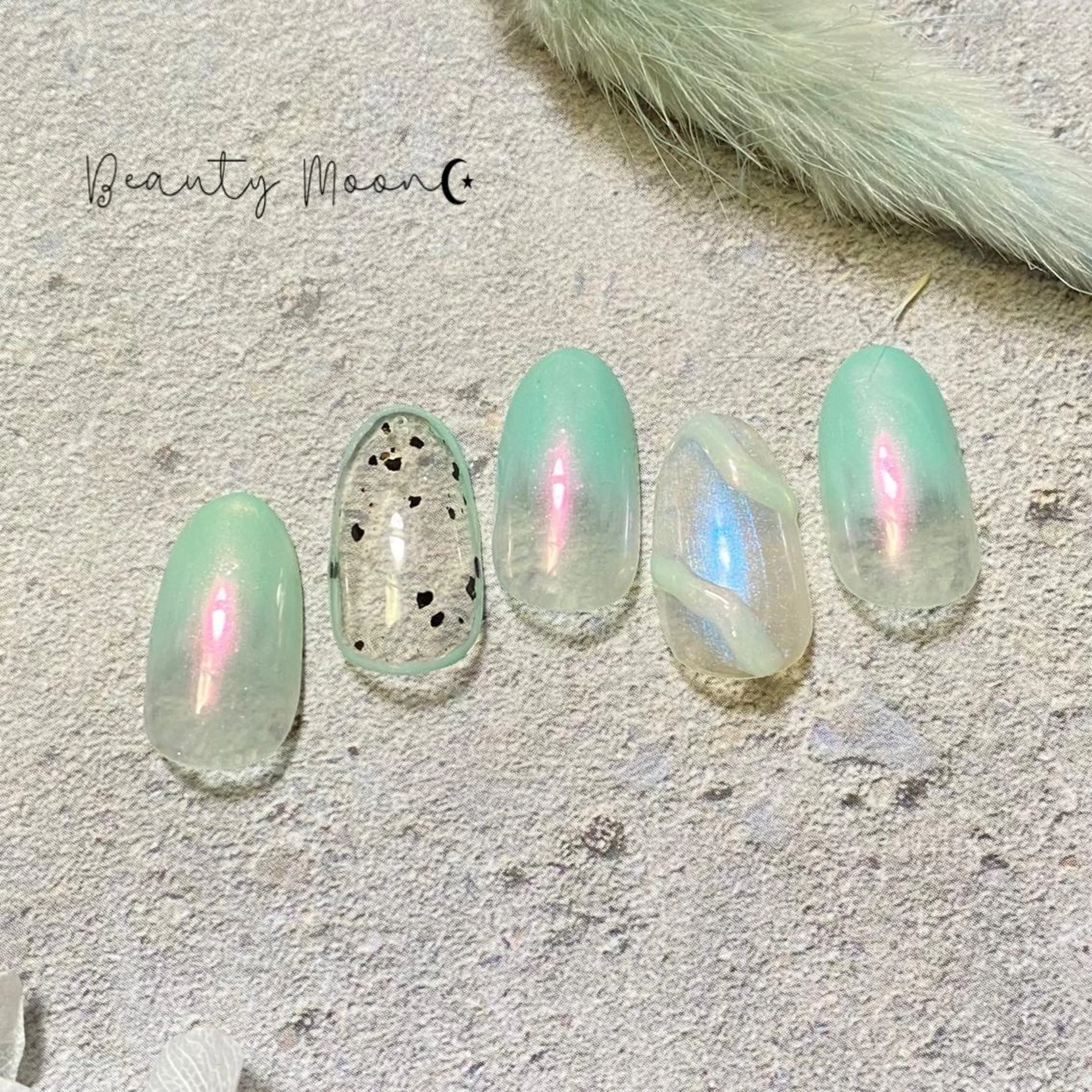 ネイル クリアネイル ジェルネイル グラデーション グリーン ハンドネイル beauty ☪︎moonのネイルデザイン