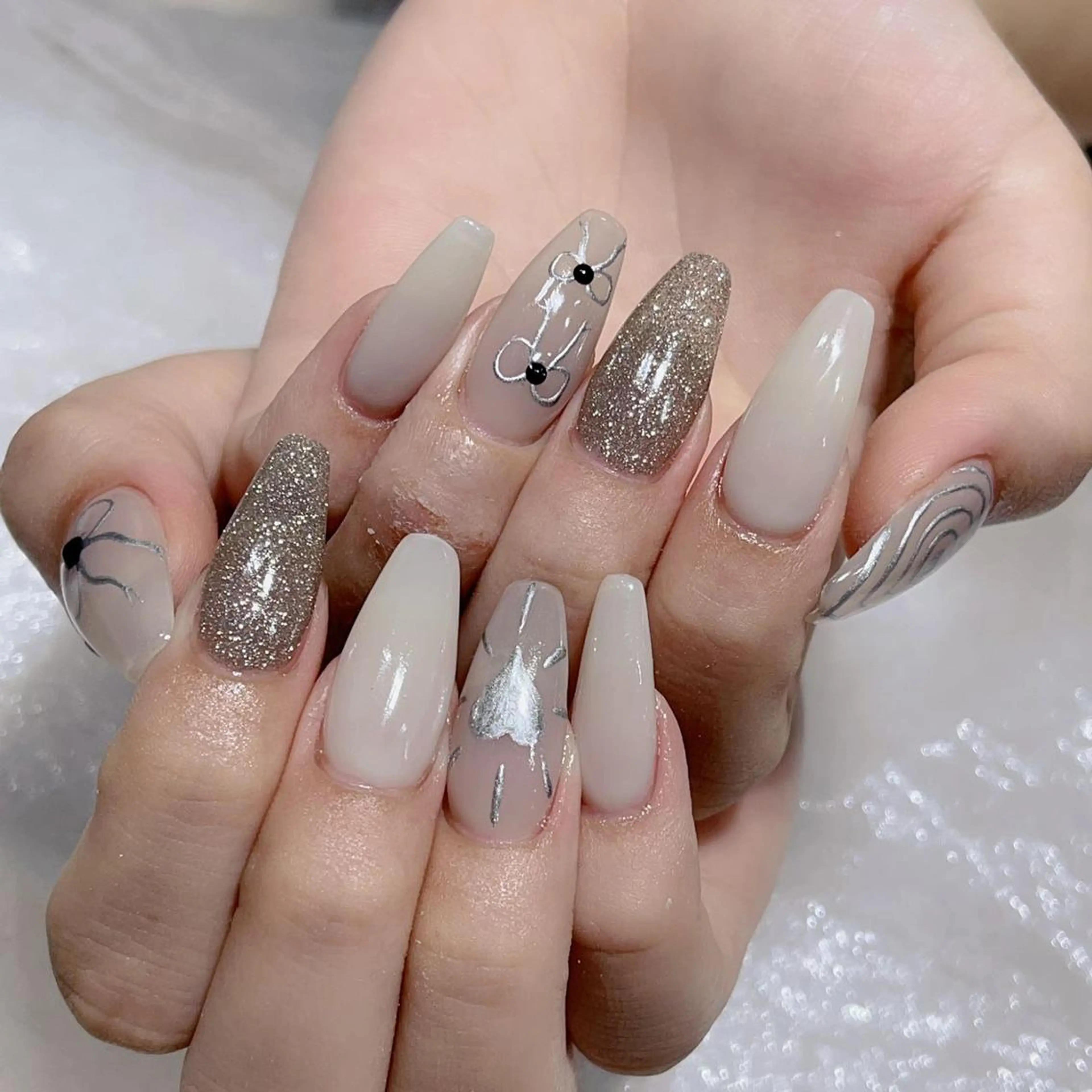ネイル ハンドネイル Queens みなみのネイルデザイン