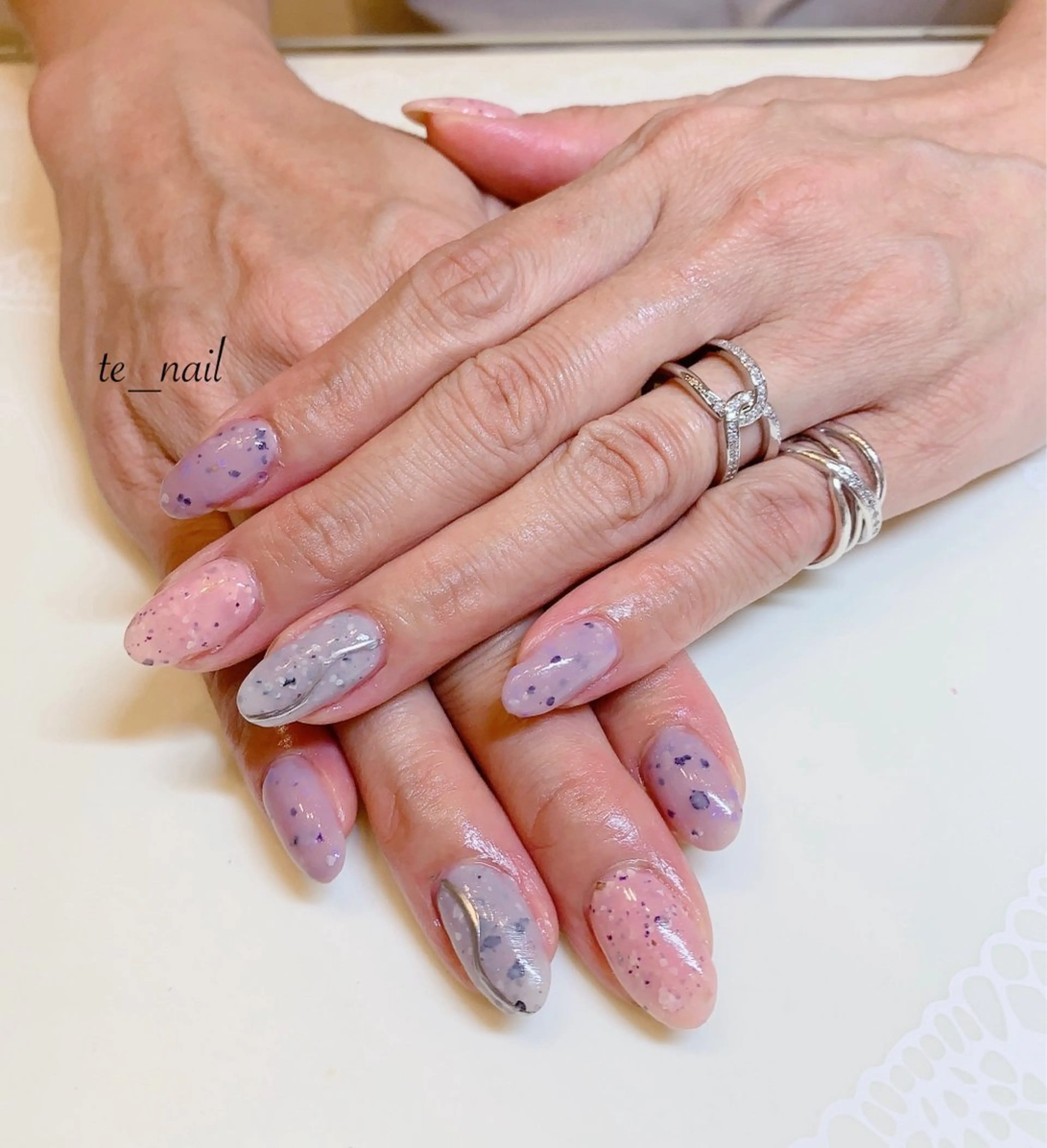 ネイル アートネイル ミラーネイル シルバー ストーンネイル ｔe_ nailのネイルデザイン