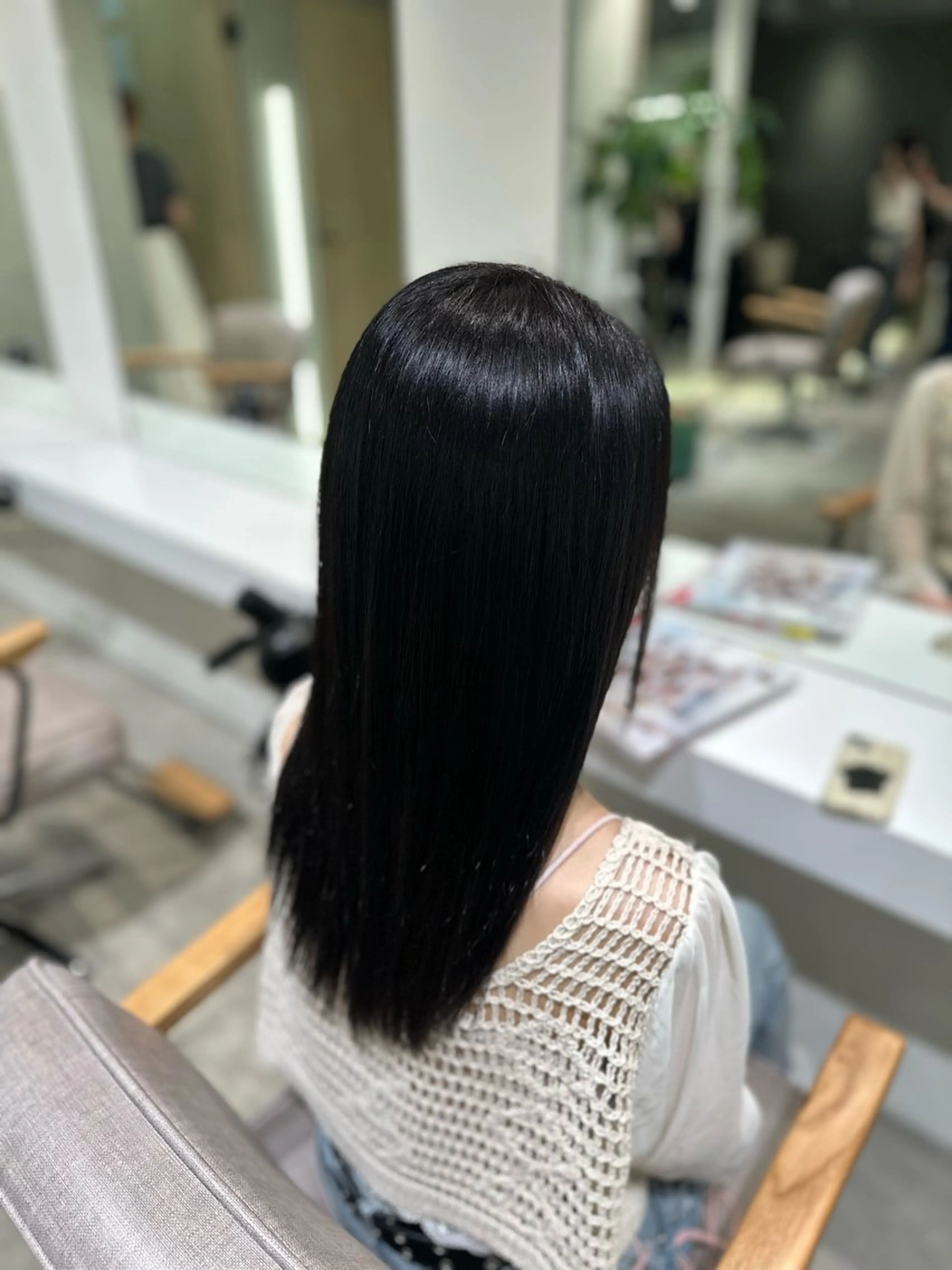 セミロング ヘアカラー 新屋敷 拓大のヘアスタイル