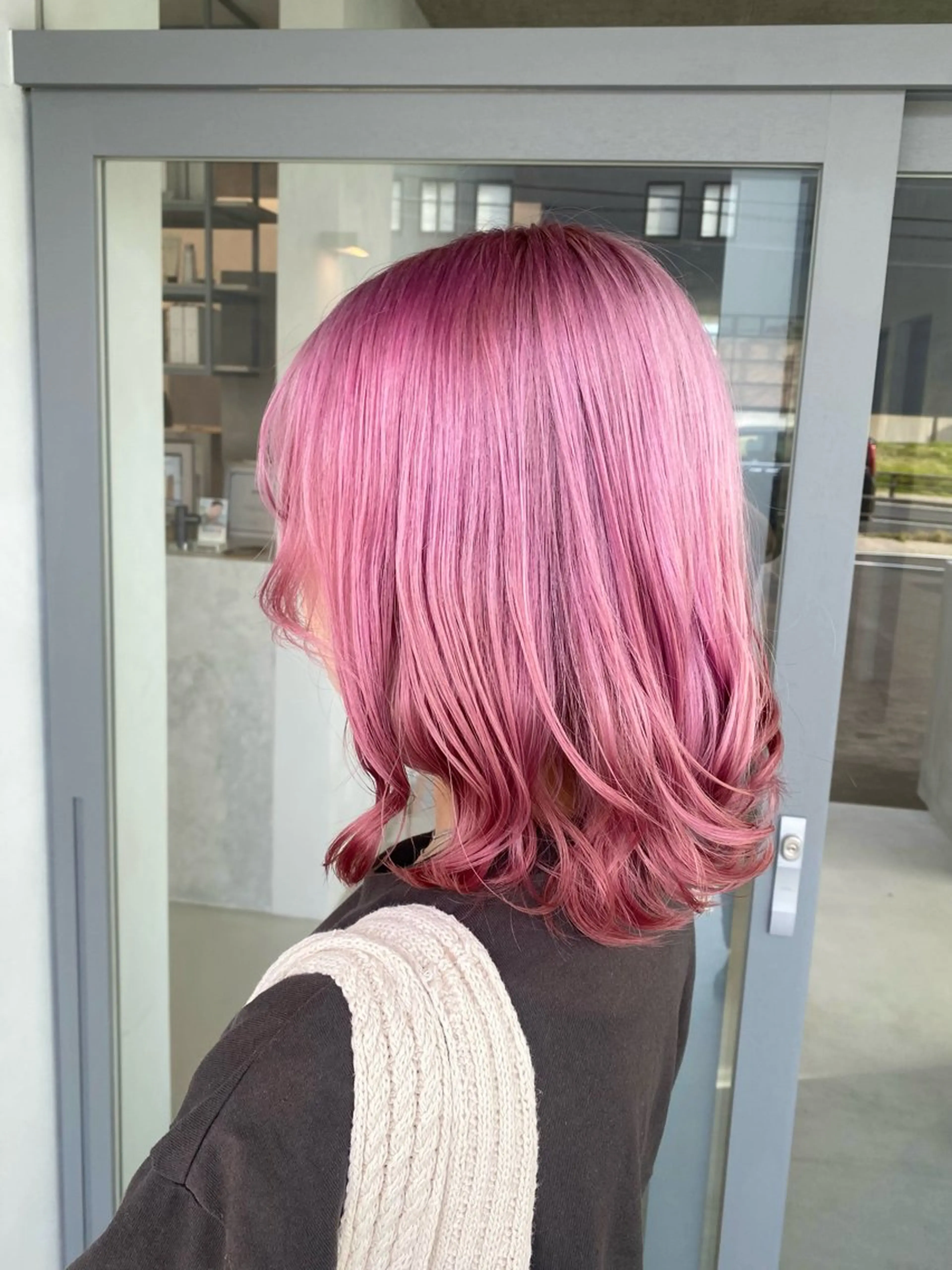 ミディアム カラー ハイトーンカラー ピンクカラー ホワイトピンク ヘアカラー トリートメント 艶髪・透明感カラー・ 韓国ヘア・Yuriのヘアスタイル