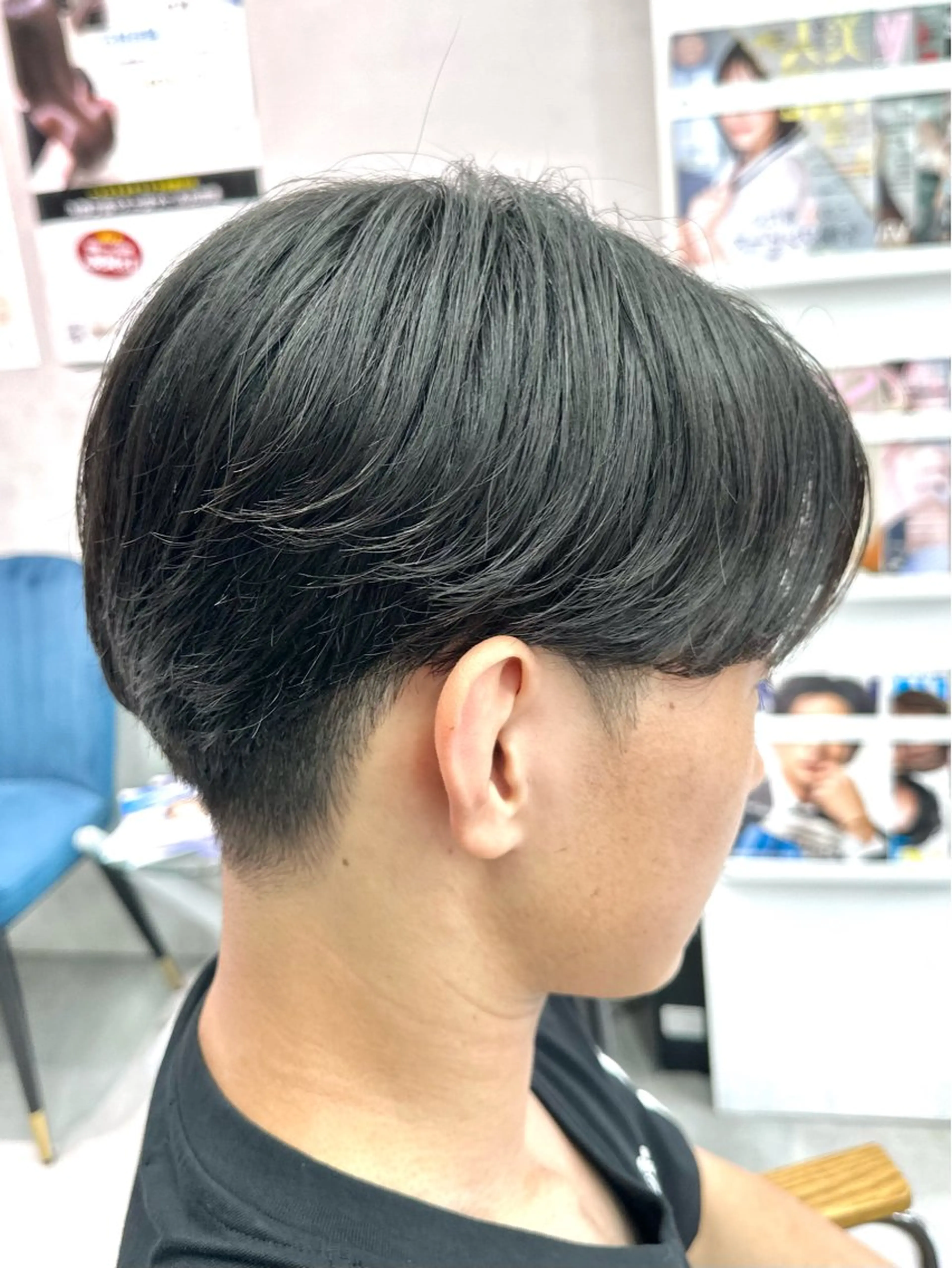 メンズ メンズブリーチ センターパート メンズパーマ 岐津公太 メンズ縮毛矯正のプロのヘアスタイル
