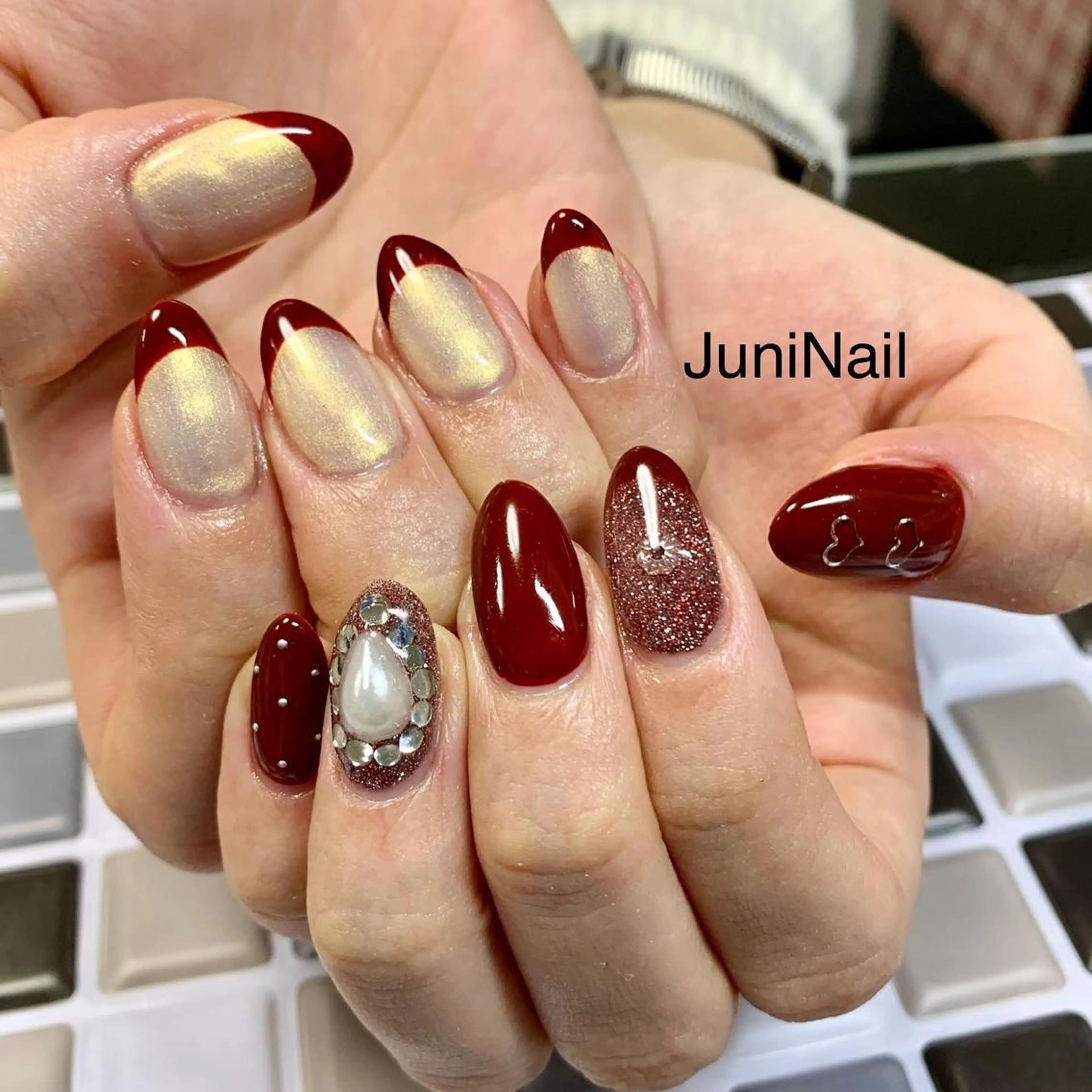 ネイル オーロラネイル クリアネイル フラッシュネイル フレンチネイル 氷ネイル・うるうるネイル ハンドネイル JuniNail 주니네일🇰🇷suのネイルデザイン