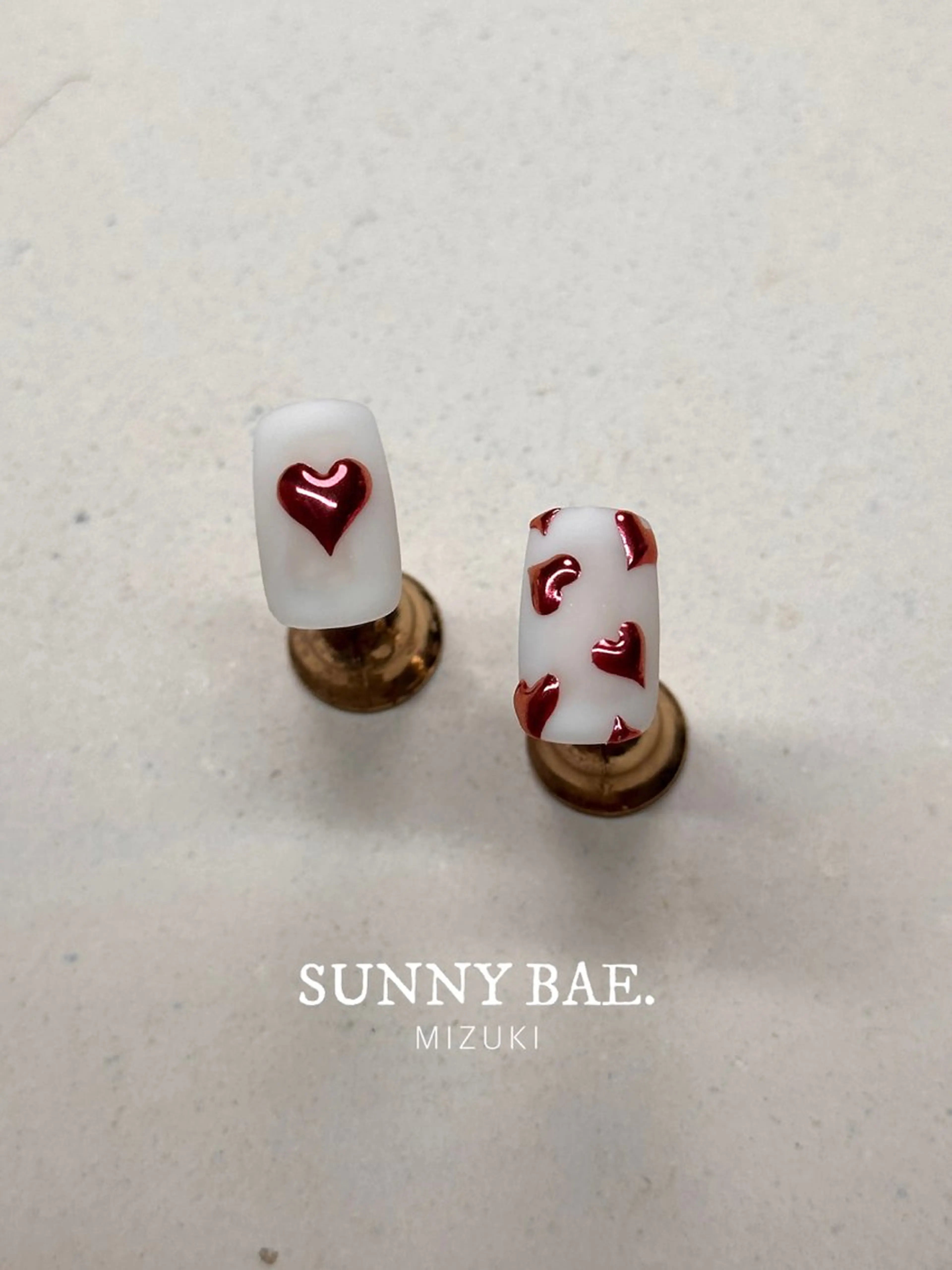 ネイル アートネイル ハート ミラーネイル バレンタイン ハンドネイル SUNNY BAE. 🌼MIZUKIのネイルデザイン