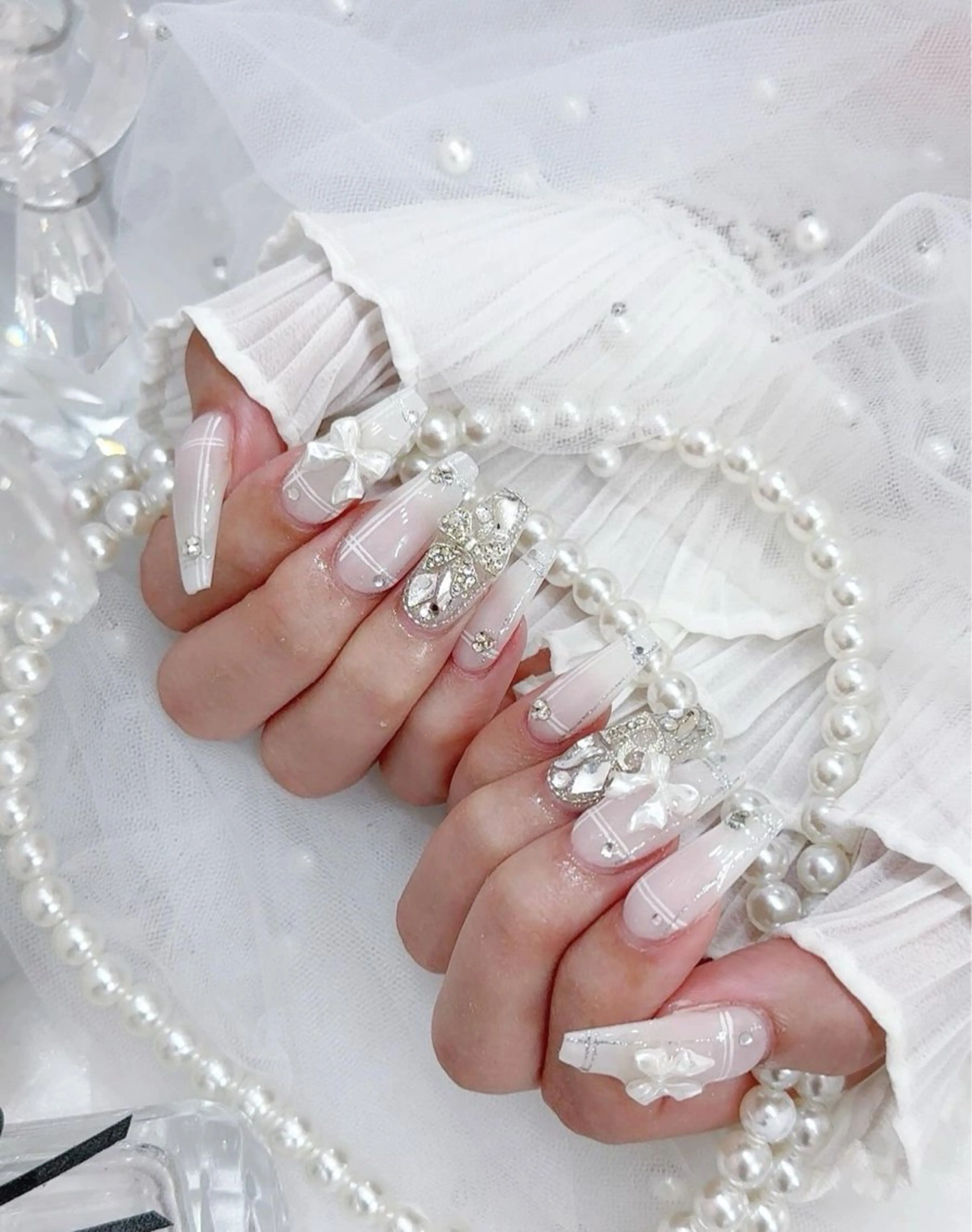 ネイル フットネイル フレンチネイル グラデーション キラキラネイル マグネットネイル ハンドネイル Lina nail Lina nailのネイルデザイン
