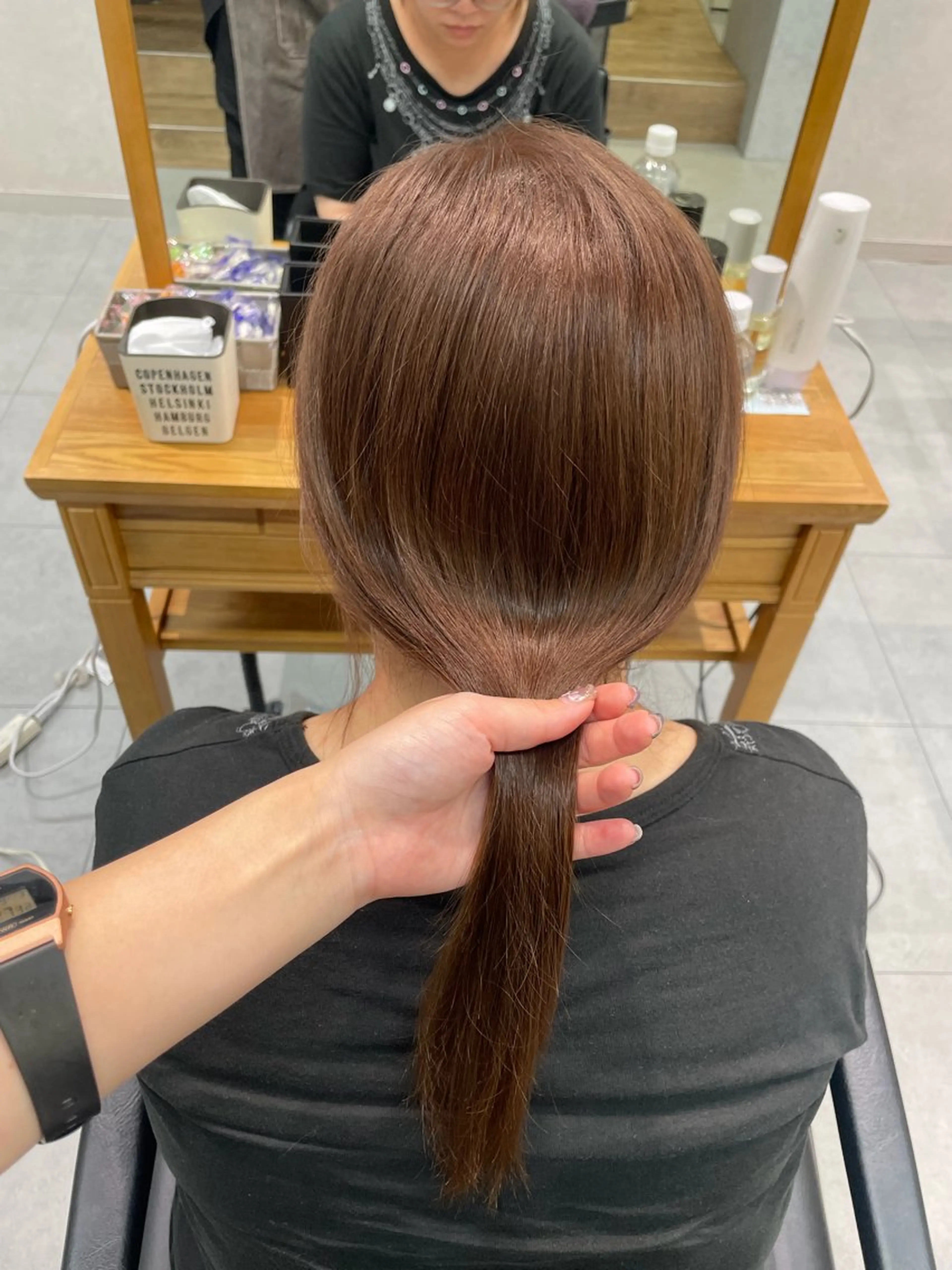 セミロング カラー ブリーチ 透明感カラー ダブルカラー ブリーチなしカラー トリートメント ヘアカラー ✨横須賀髪質改善✨️ 加藤 百音のヘアスタイル