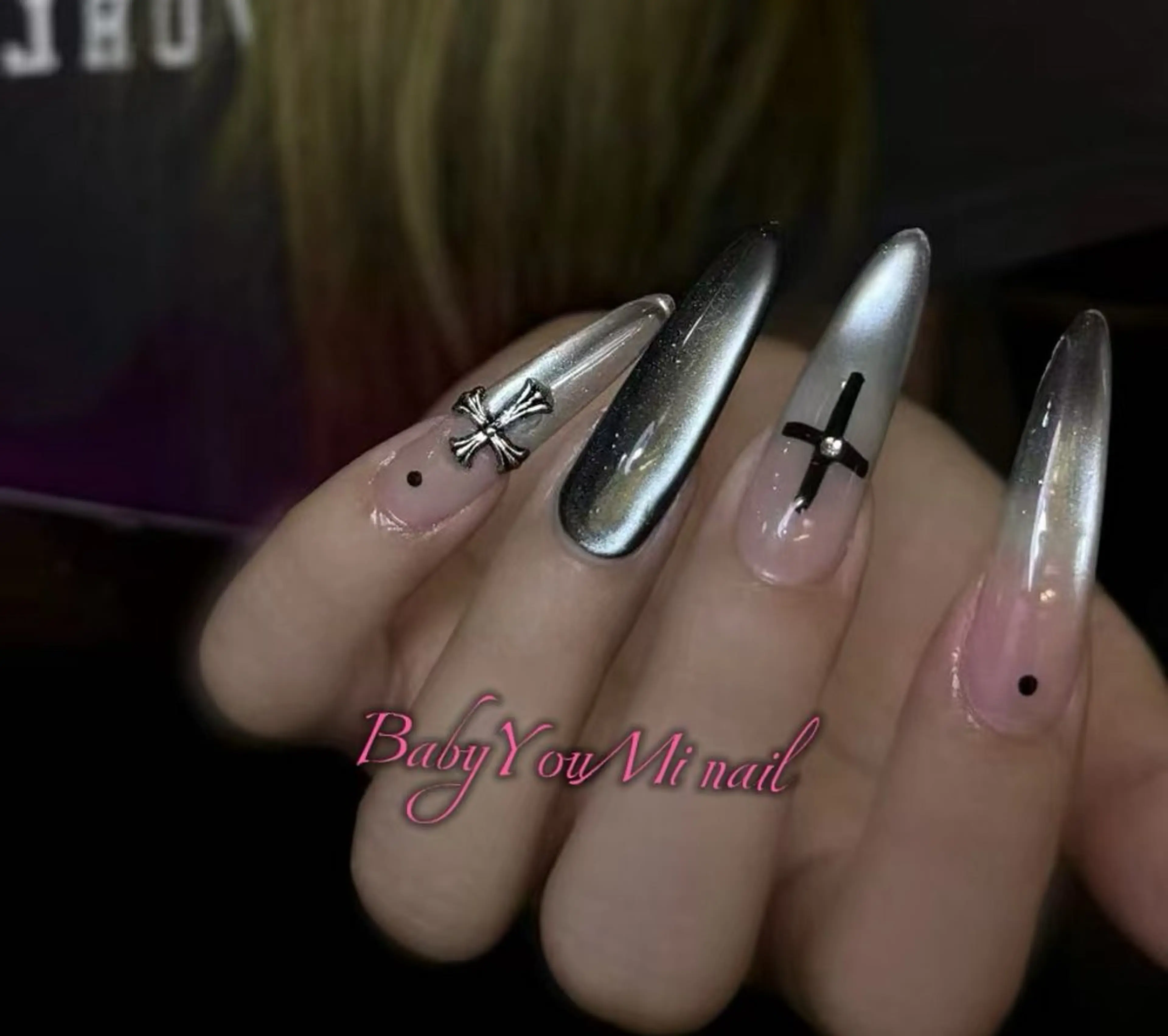 ネイル オーロラネイル フラワーネイル フットネイル フレンチネイル ジェルネイル ハンドネイル BabyYouMi nailのネイルデザイン