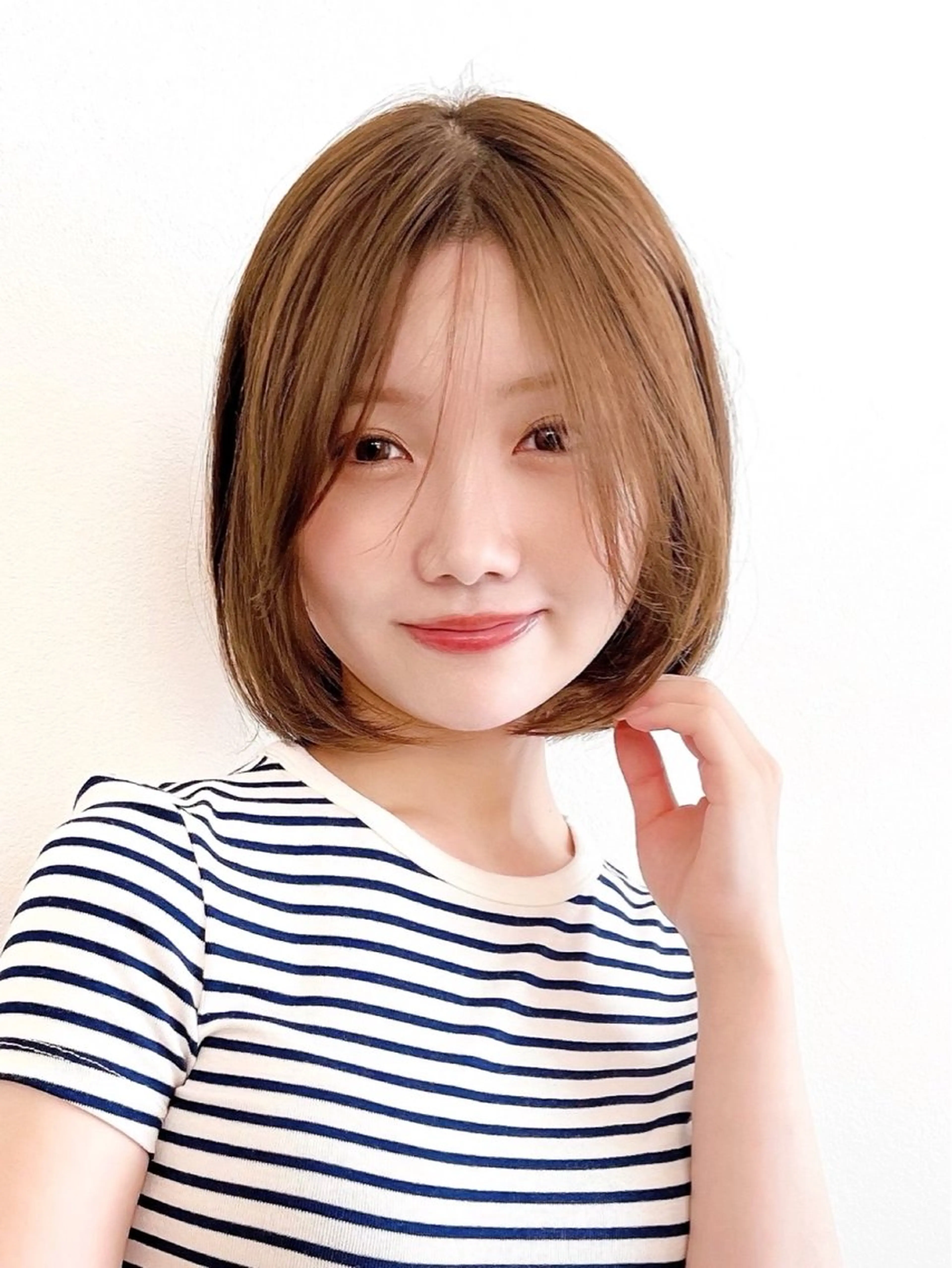 ショート Say.石川葵 ショートボブ前髪のヘアスタイル