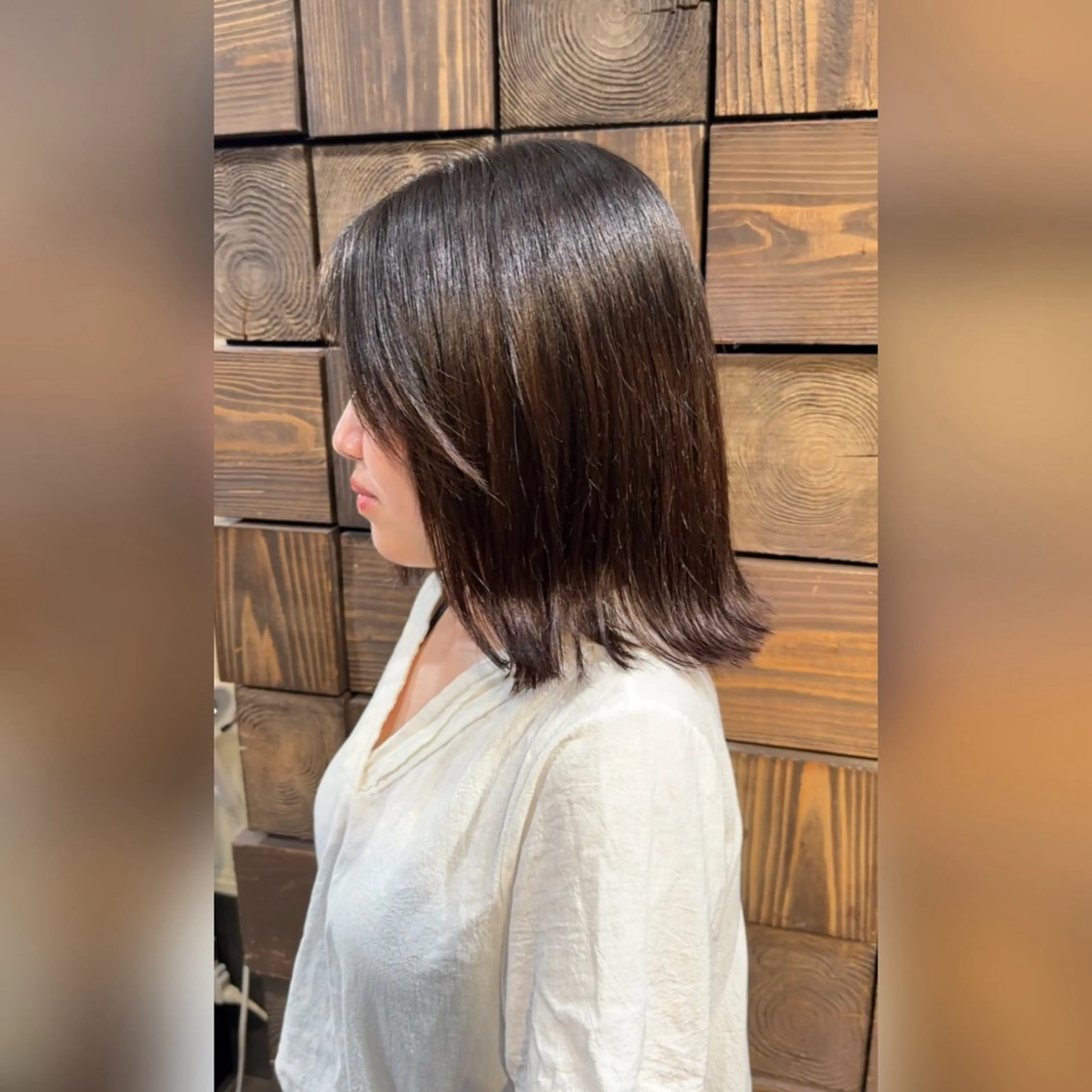 ミディアム カット 齊藤政太 顔周り カット 透明感カラーのヘアスタイル