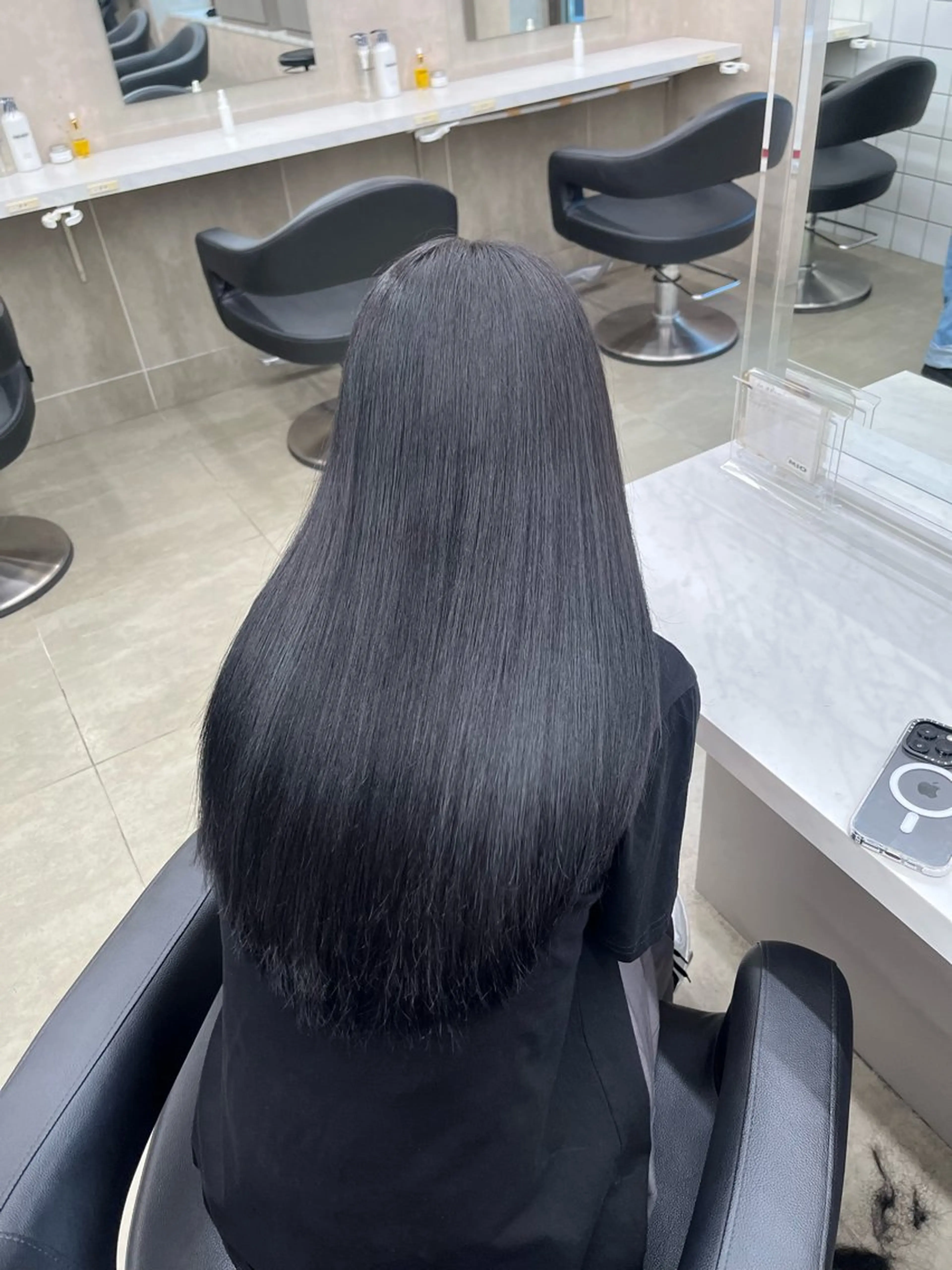 ロング ヘアカラー トリートメント ヘッドスパ ヘアセット 寒色＆ブリーチ特化 寒色MiOのヘアスタイル