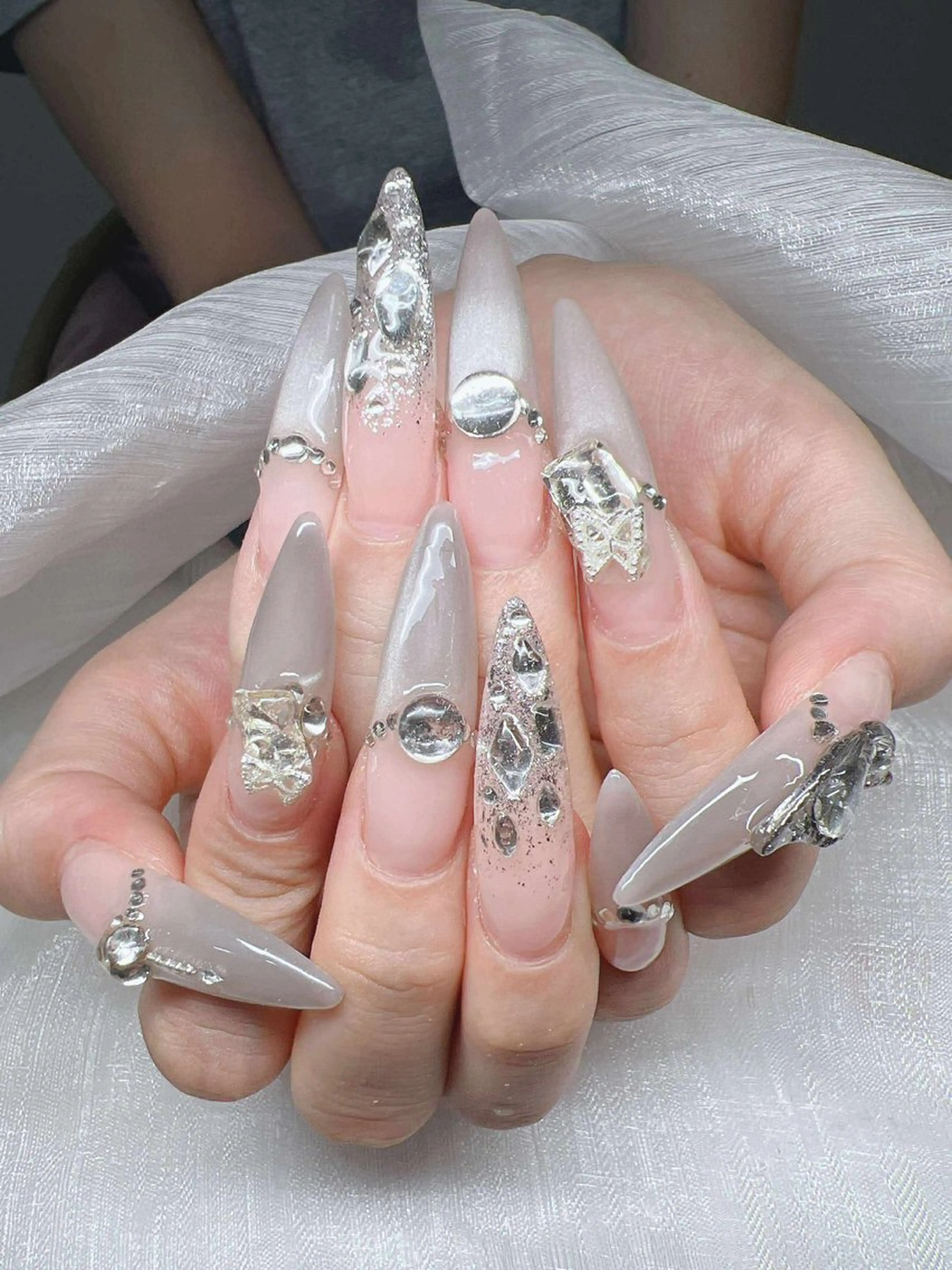 ネイル 長さ出し グラデーション 卒業式 キラキラネイル マグネットネイル ハンドネイル Lee Nailsのネイルデザイン
