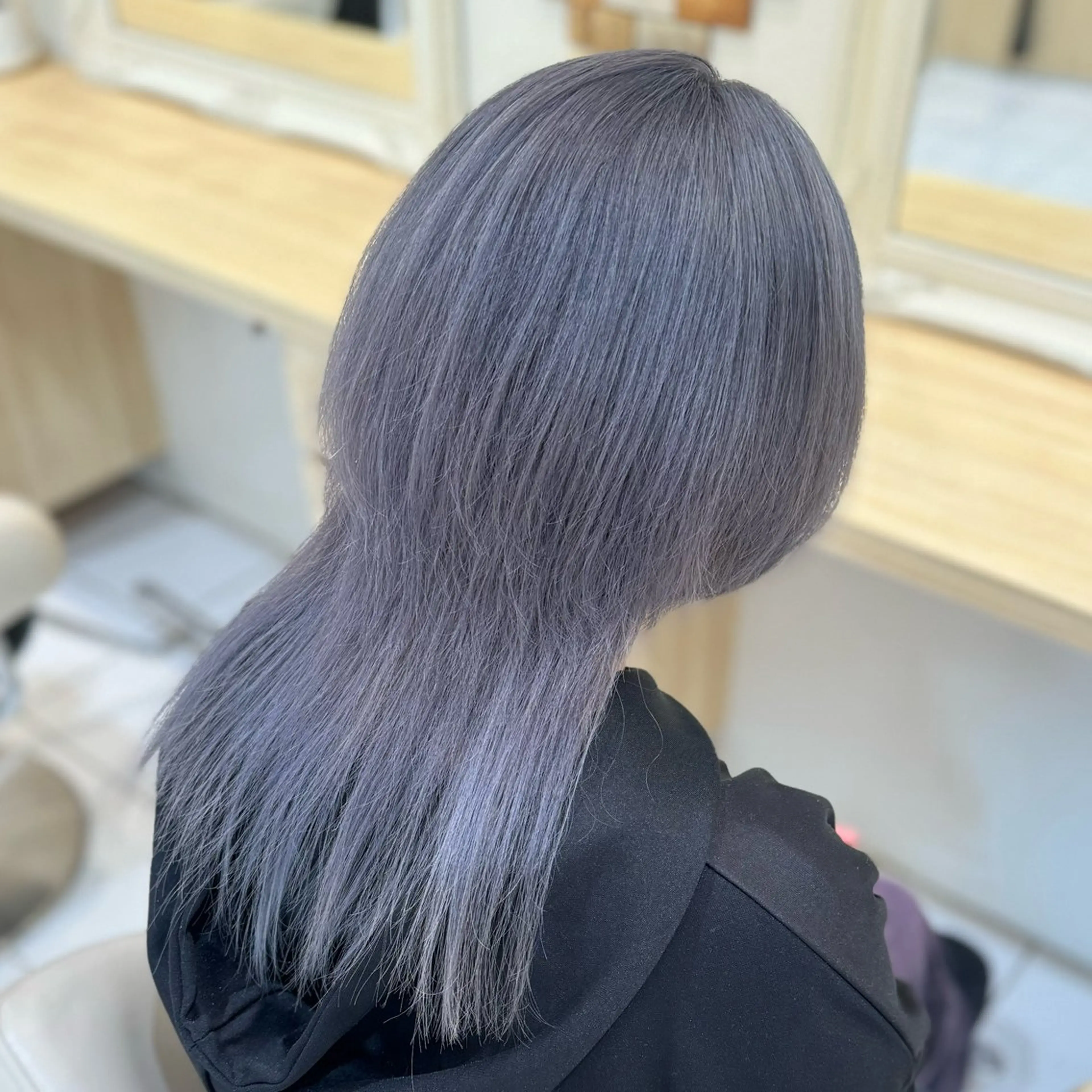 ミディアム ハイトーンカラー 髪質改善カラーノトのヘアスタイル