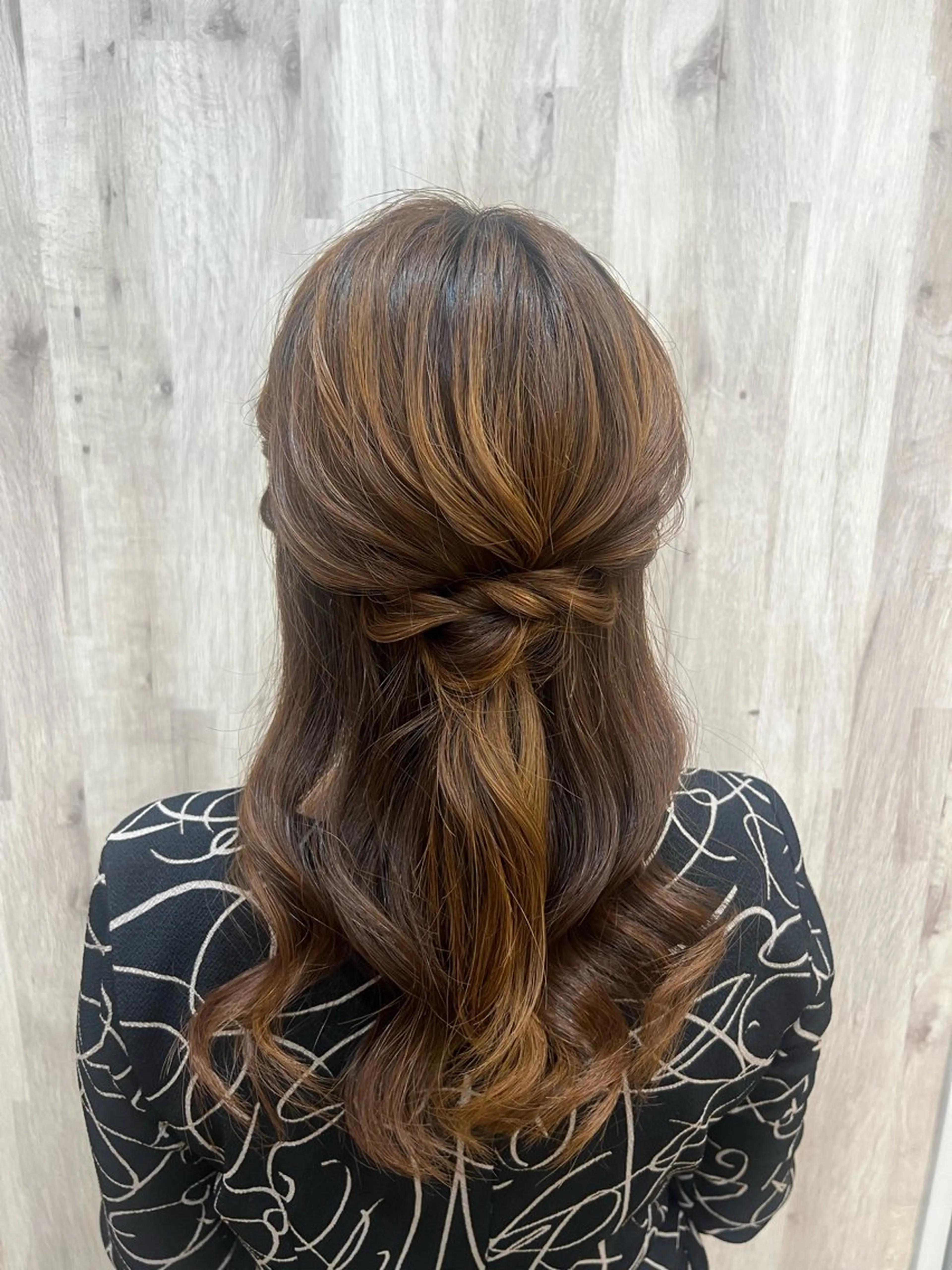 ヘアアレンジ ハーフアップ ヘアセット ヘアメイクネイリスト 💄💅hidemiのネイルデザイン