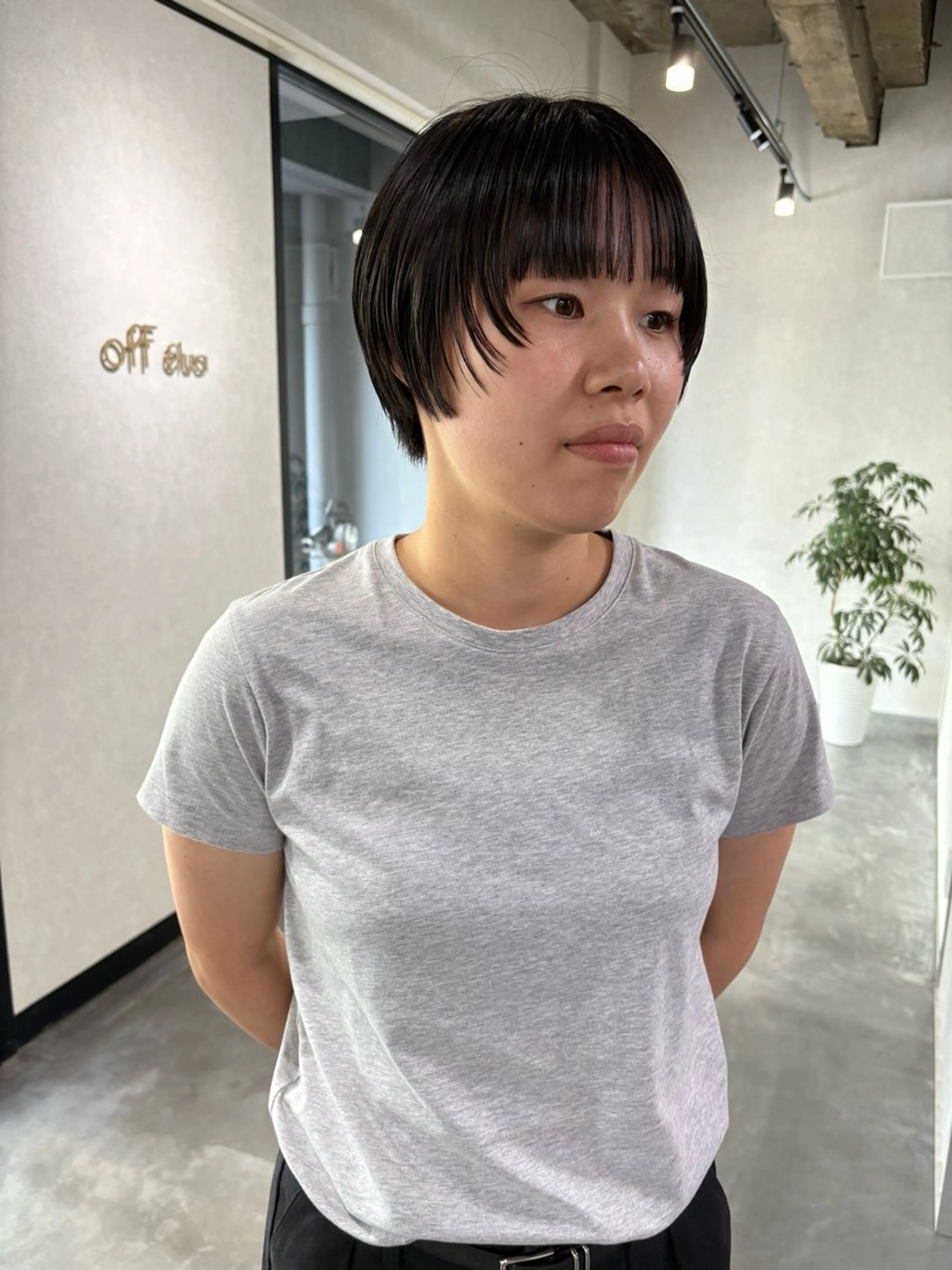 ショート カット ofF élua所属・🌵ボブ/切りっぱな し/ショート藤長芽生のヘアスタイル