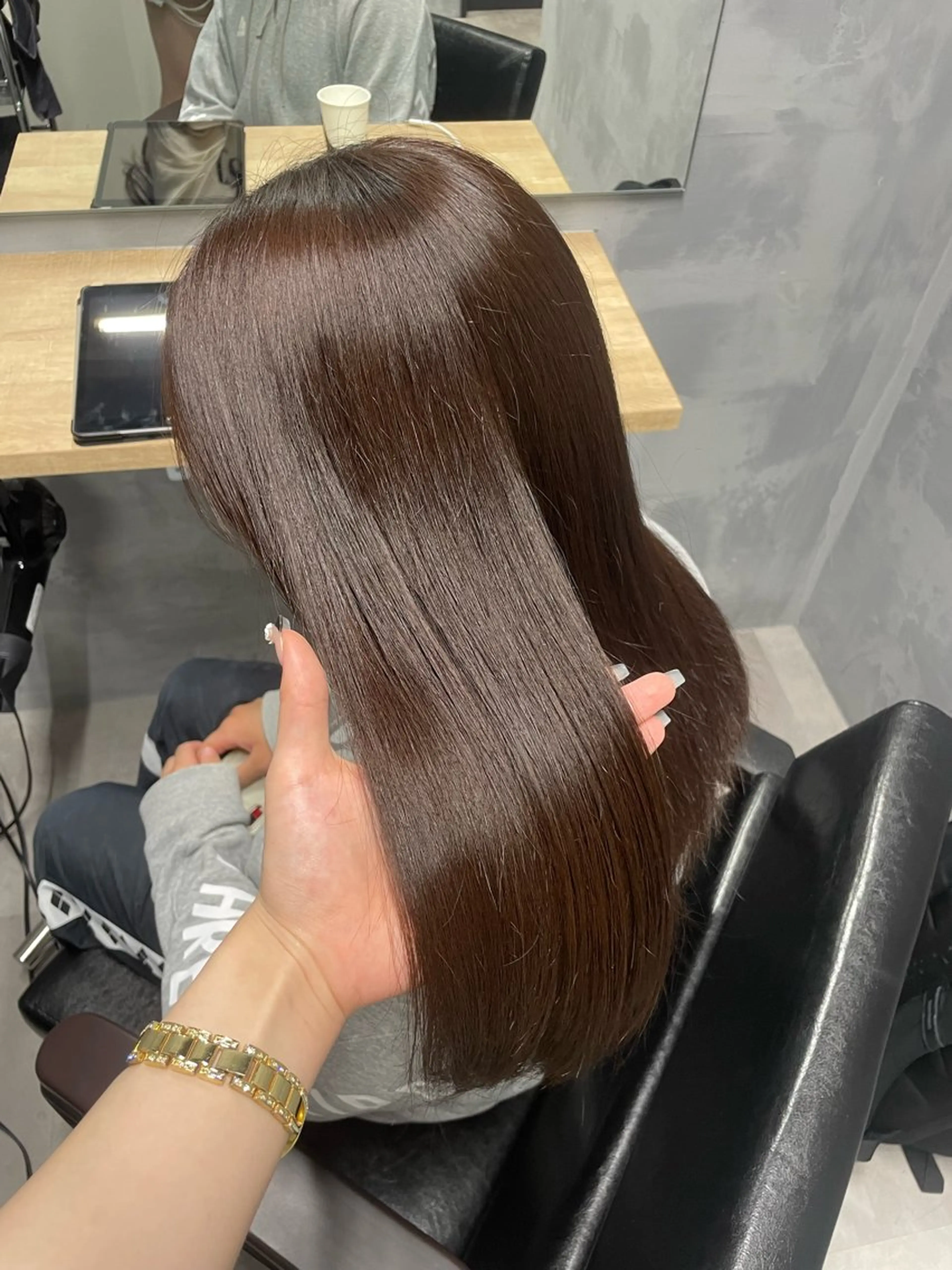 ロング ayano /レイヤー/艶カラーのヘアスタイル