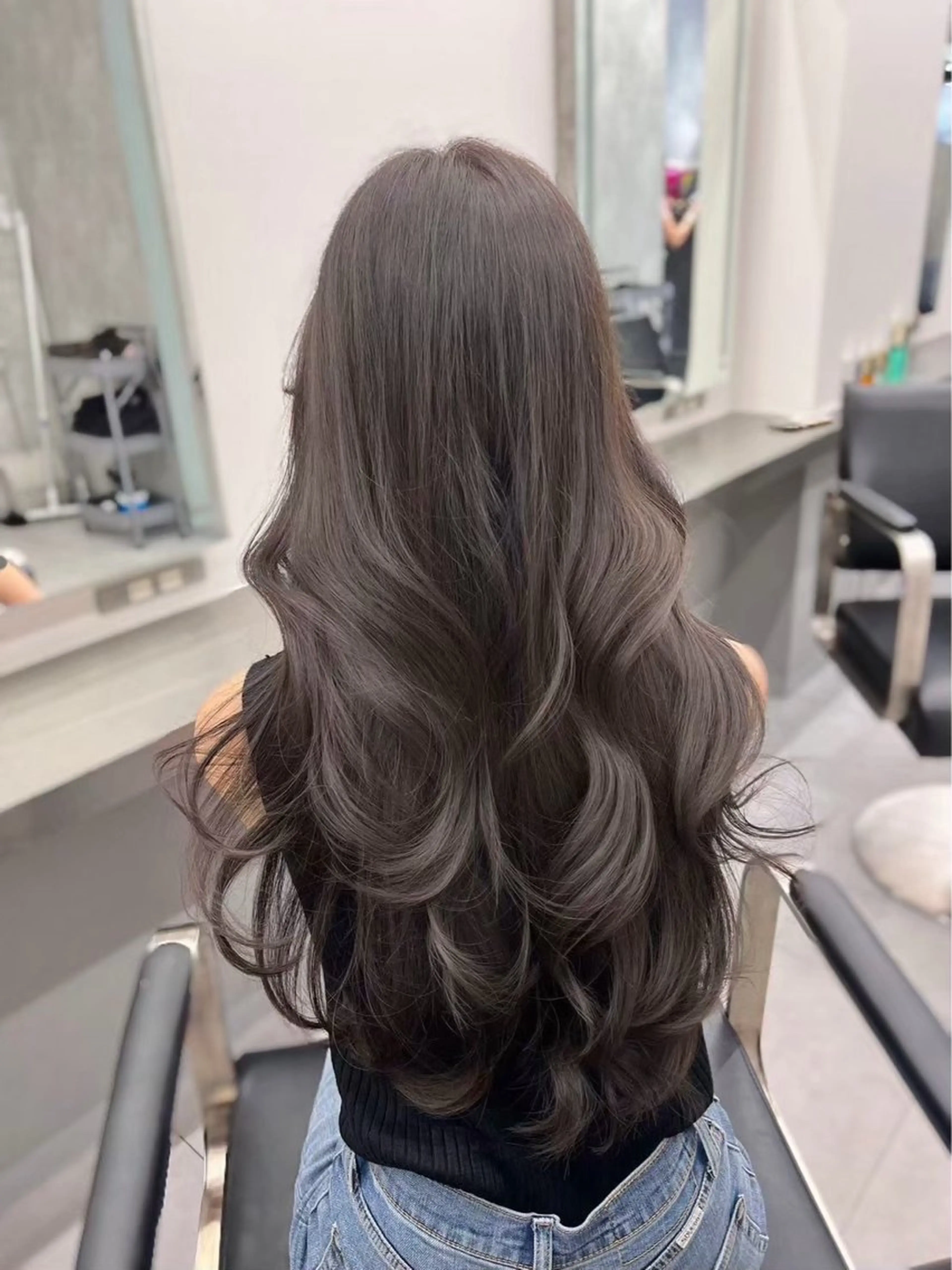 ロング カラー ブラウンカラー カット ヘアカラー 塩入ひろの、韓国ヘア 梅田/束感まつ毛のマツエク・マツパデザイン
