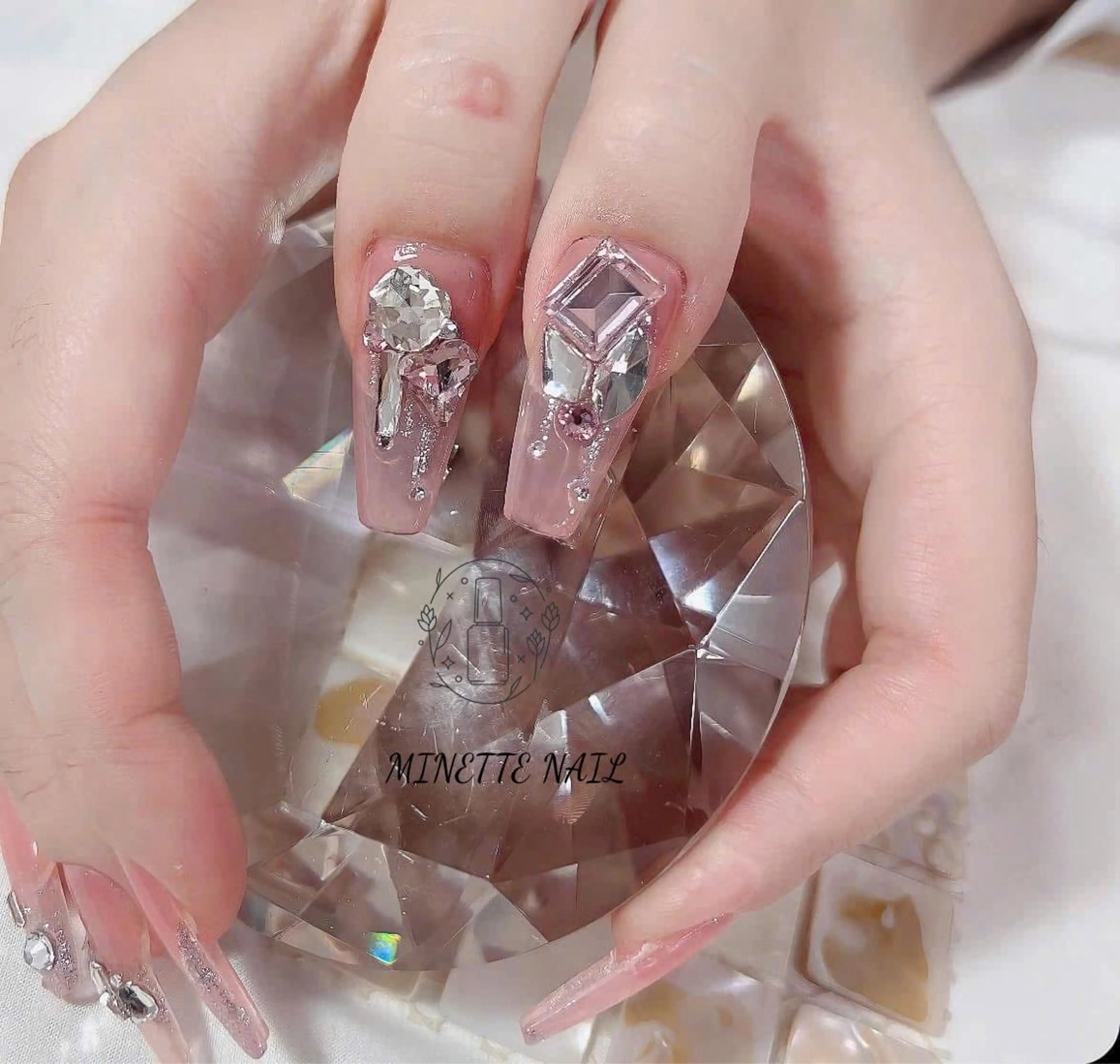 ネイル クリアネイル キラキラネイル ストーンネイル ハンドネイル Minette Nail 池袋(ミネットネイル)所属・Minette Nailのネイルデザイン