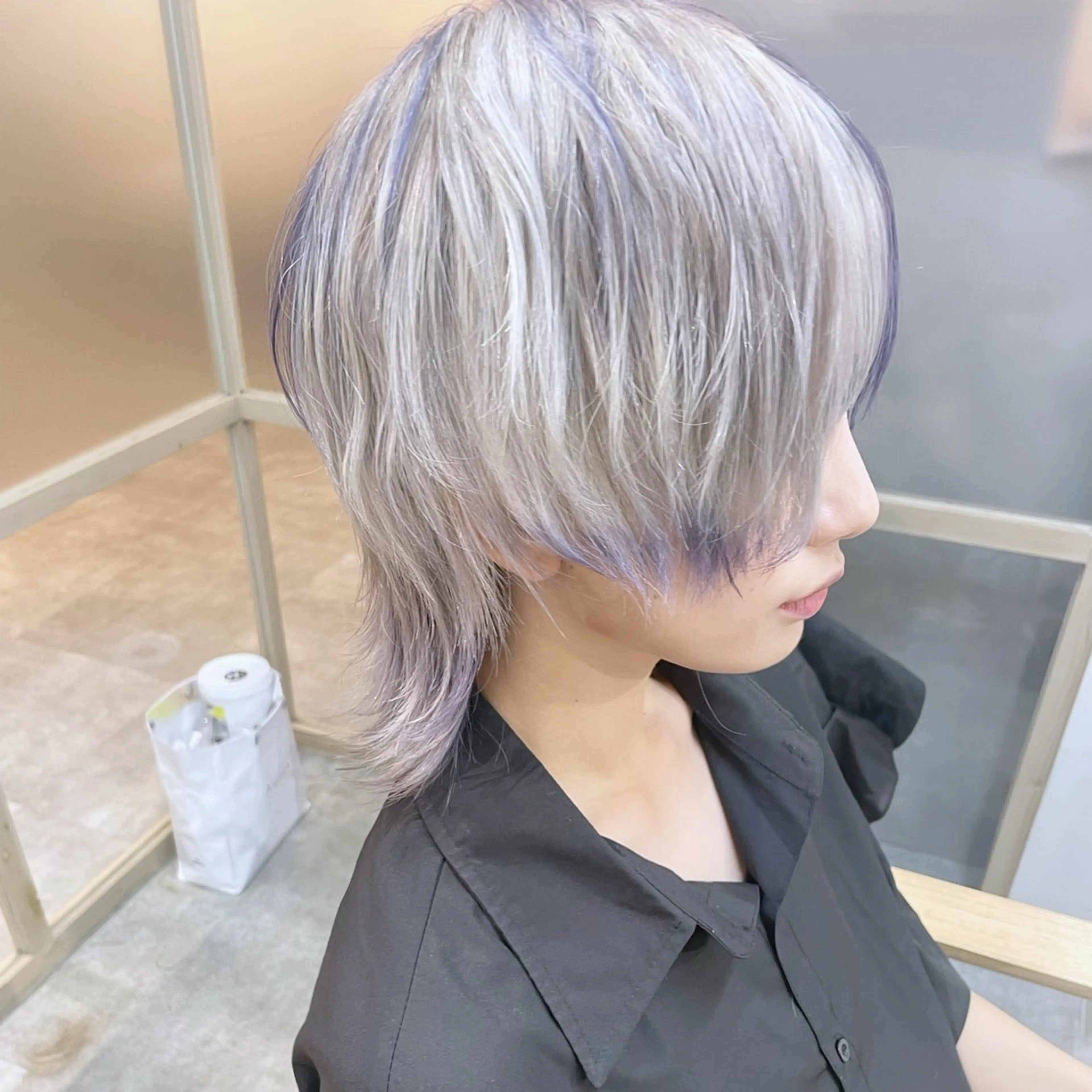 ミディアム カラー デザインカラー ハイライトカラー ハイトーンカラー インナーカラー ハイライト EMANON新宿南口所属・🦄中性ウルフ ☁️Shiori🦄のヘアスタイル