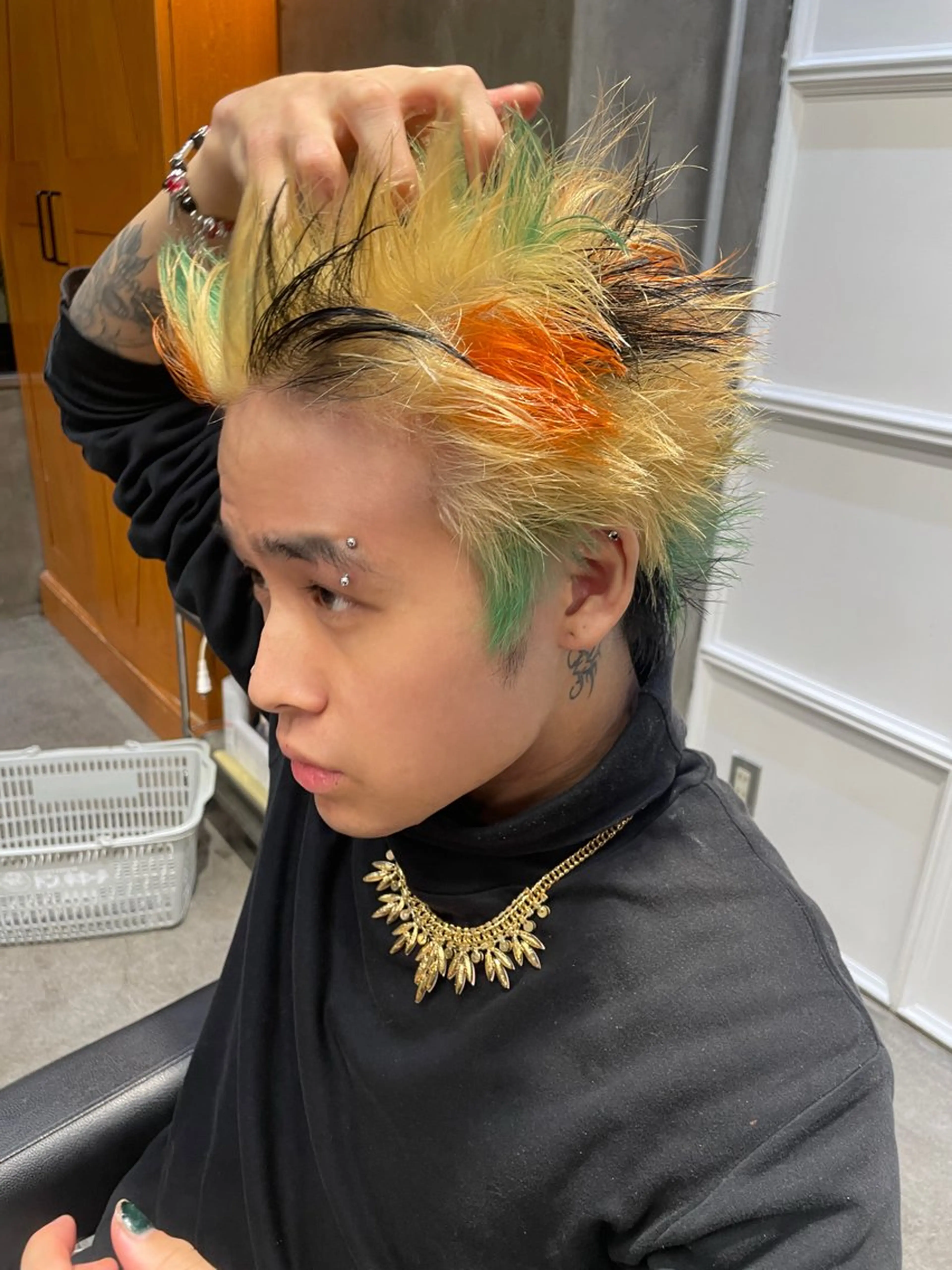 ショート カラー メンズ カット ヘアカラー トリートメント レイヤー/ 透明感カラー/マドカのヘアスタイル